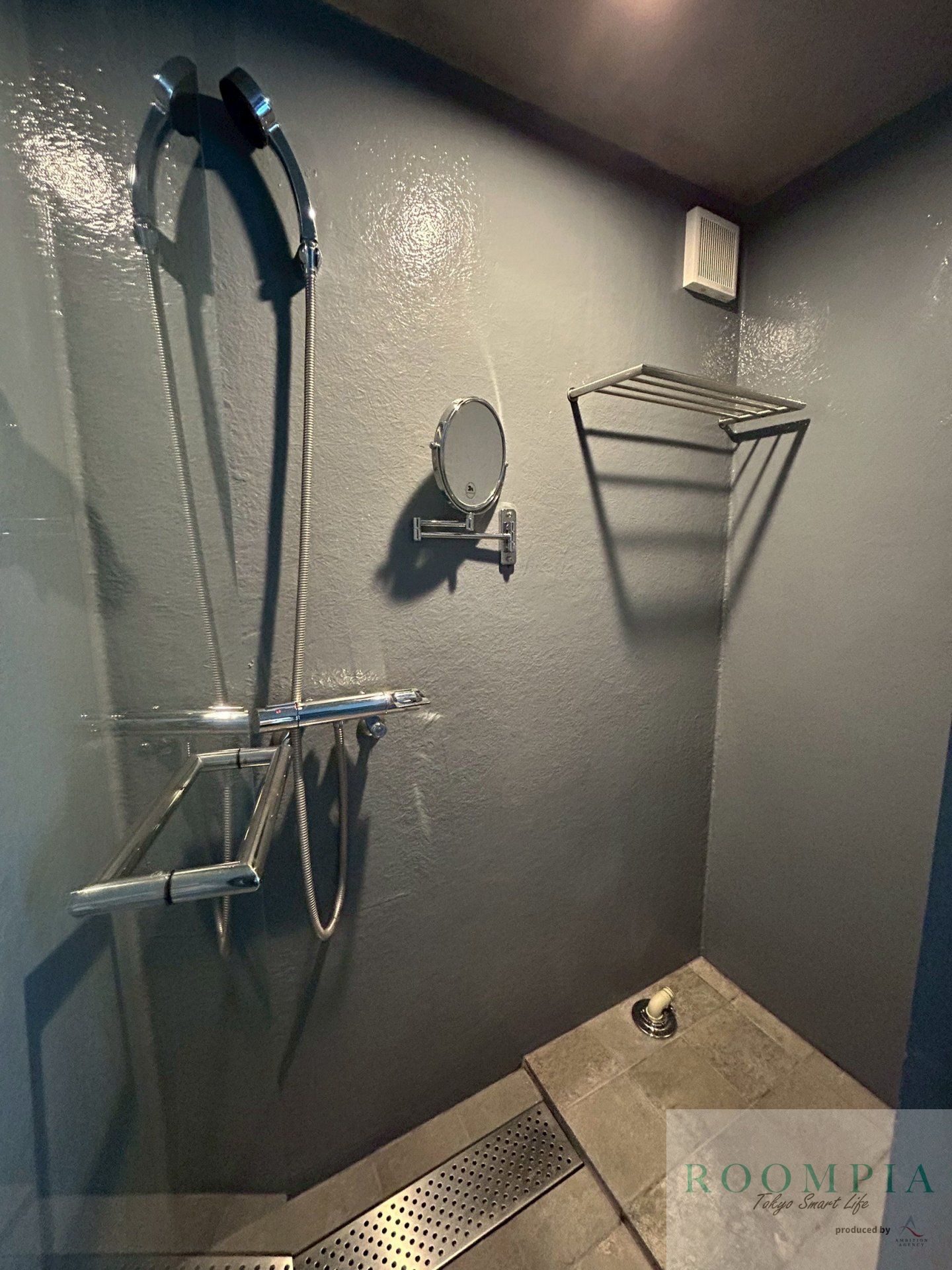 シャワールーム