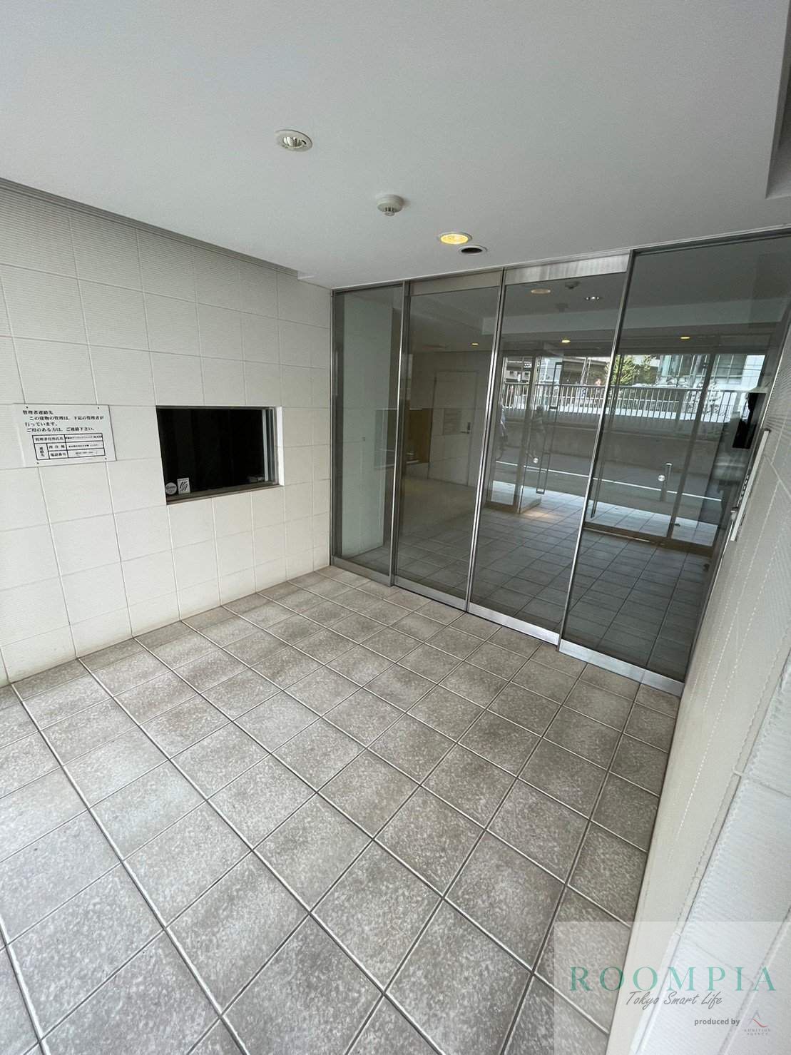 建物エントランス