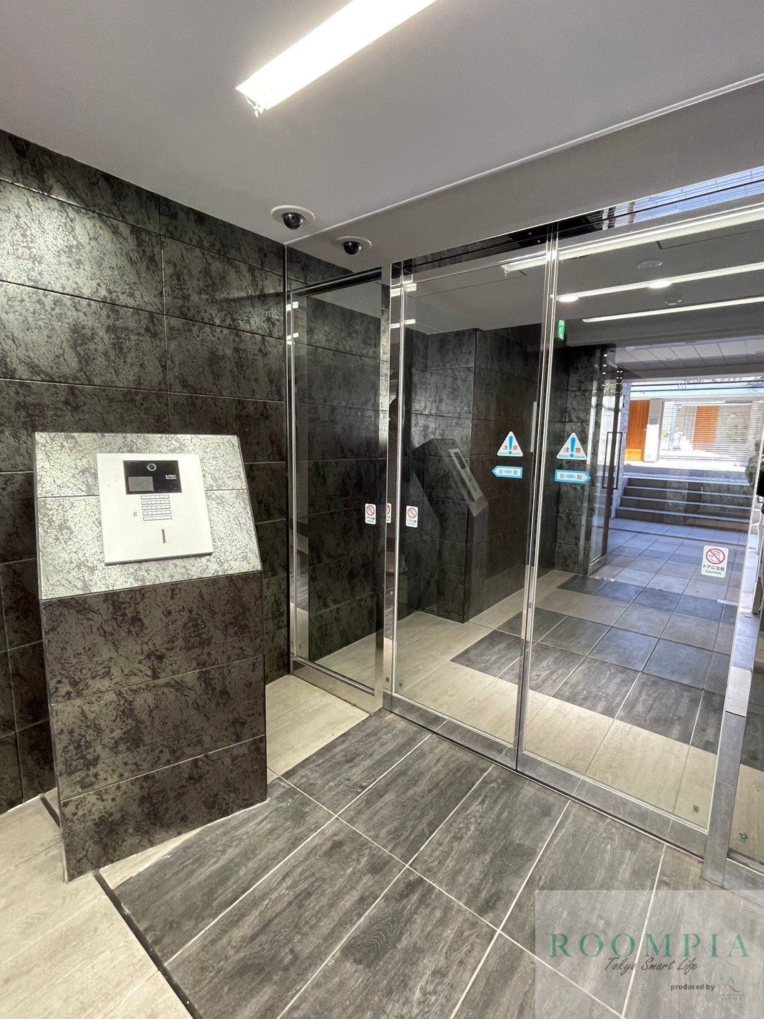 建物エントランス