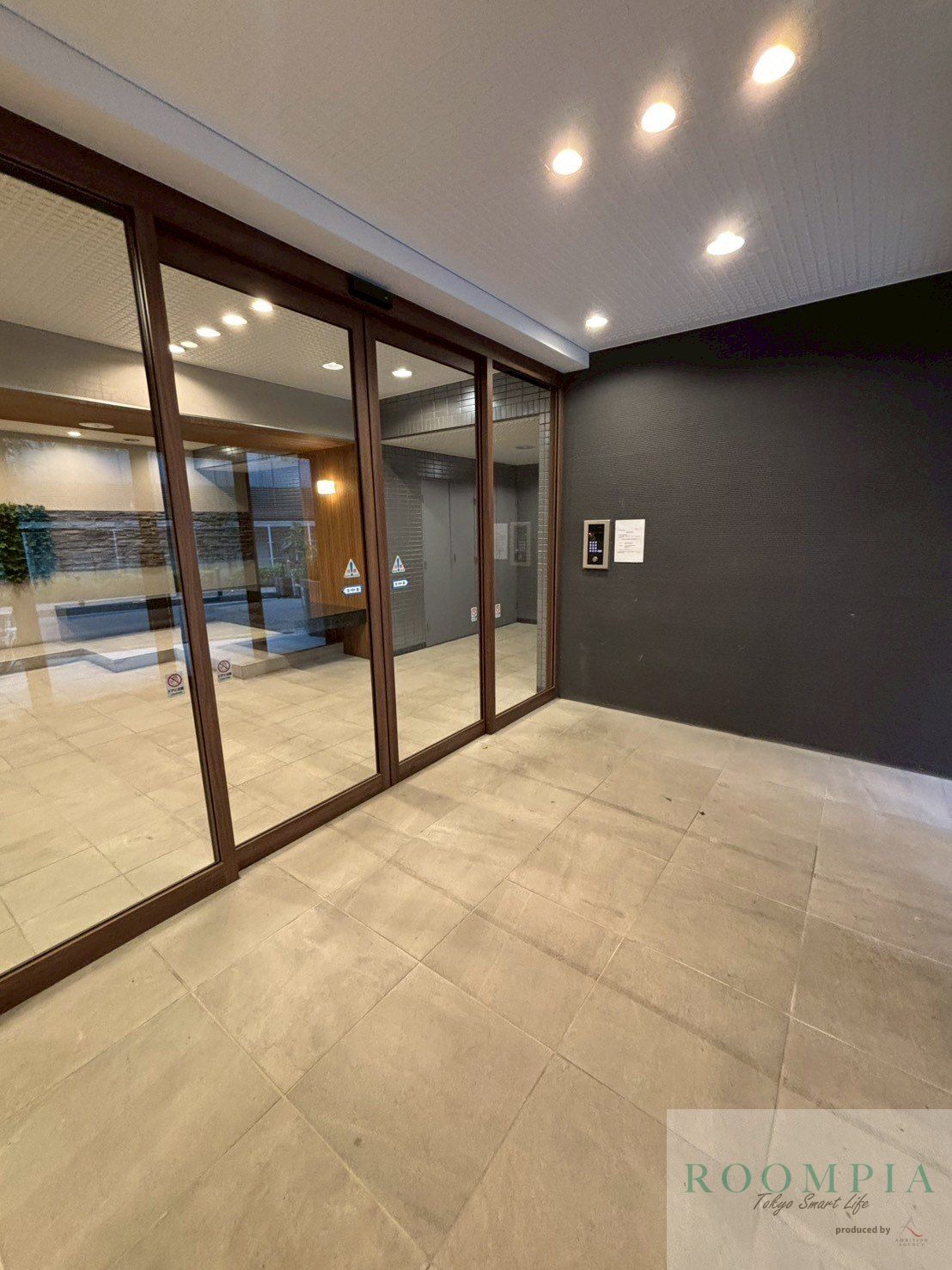 建物エントランス