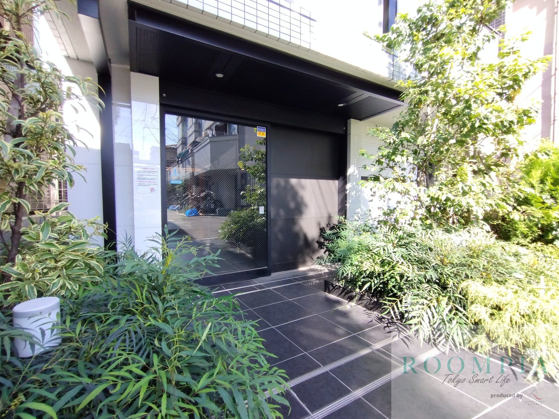 建物エントランス