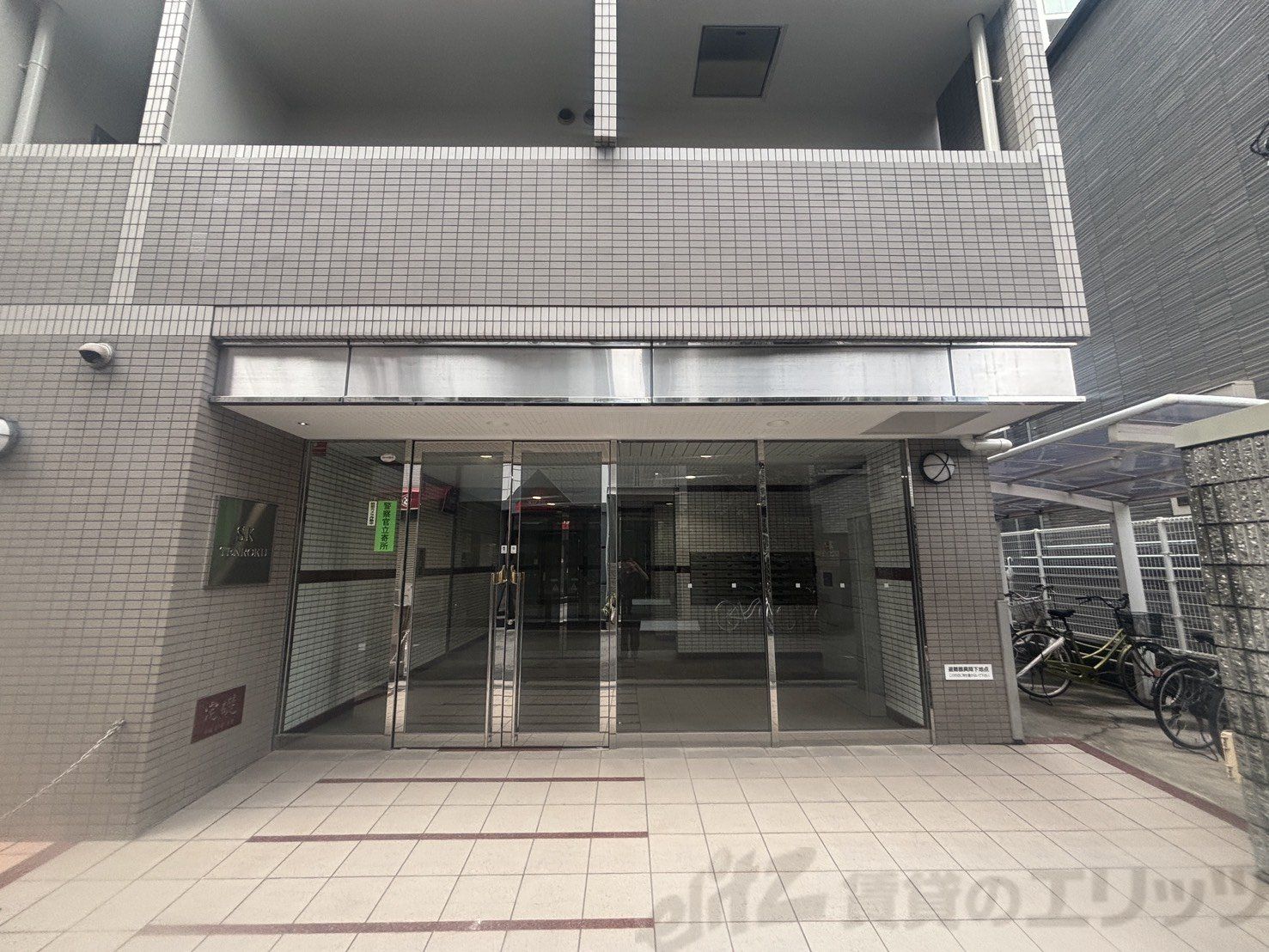 建物エントランス