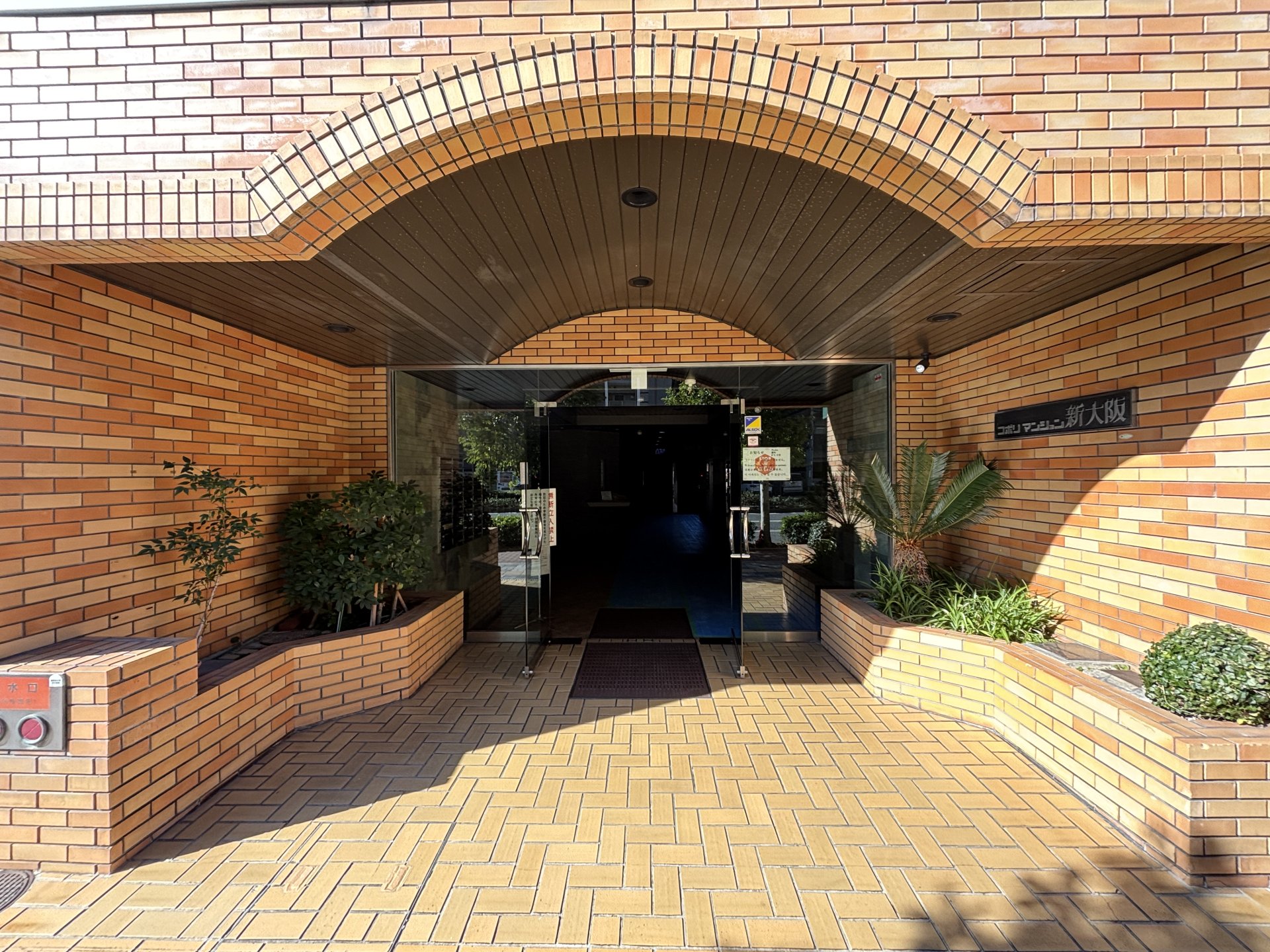 建物エントランス