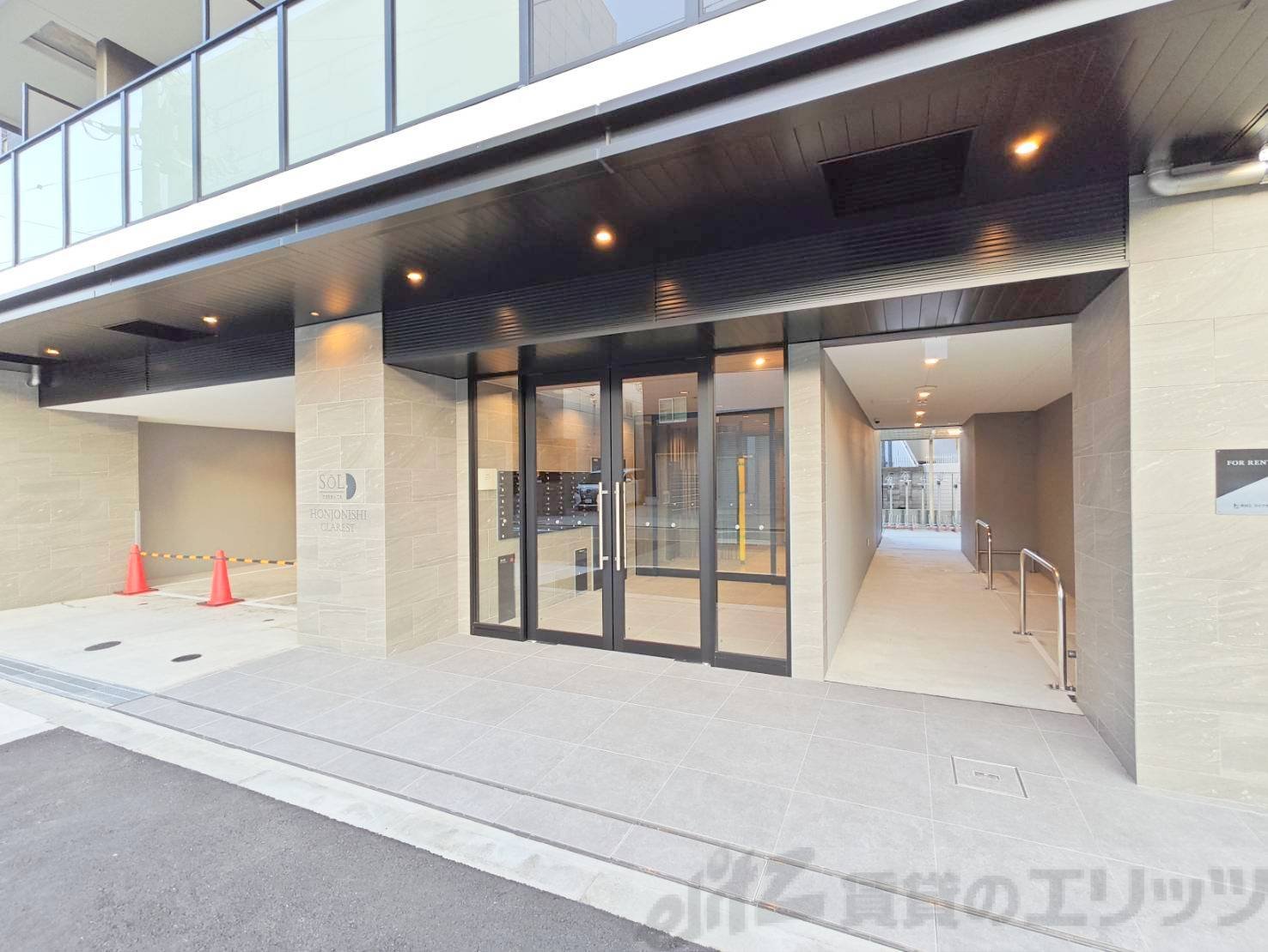 建物エントランス