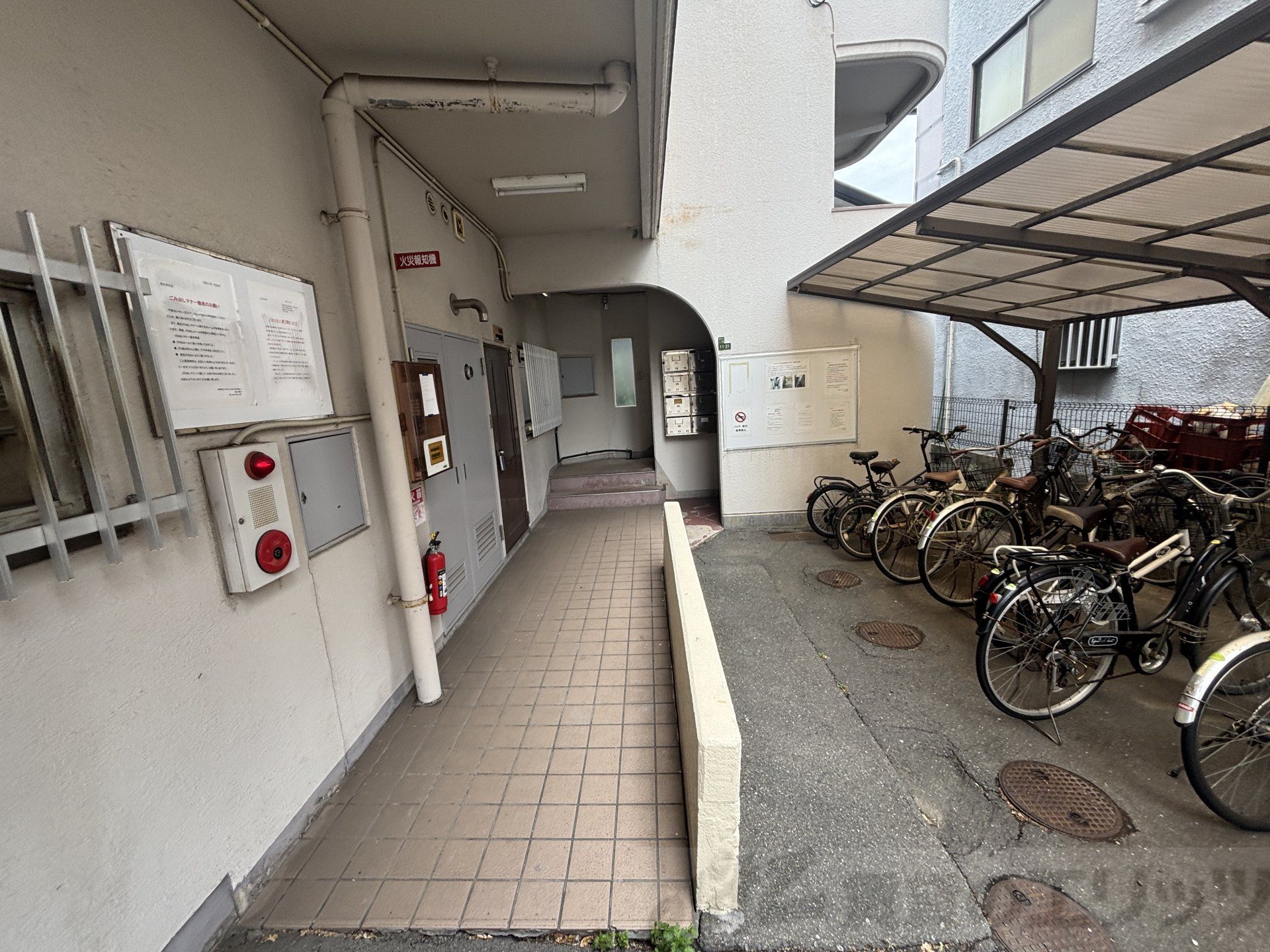 建物エントランス