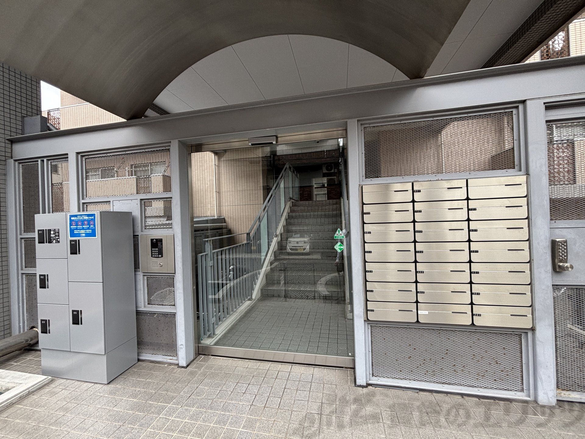 建物エントランス