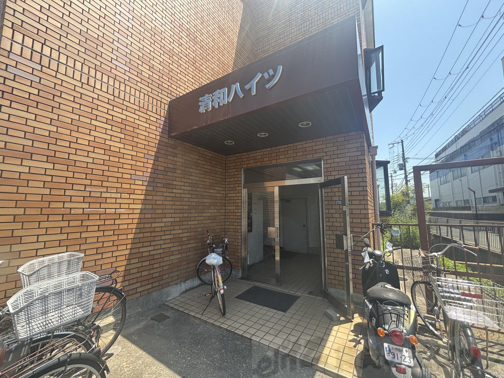建物エントランス