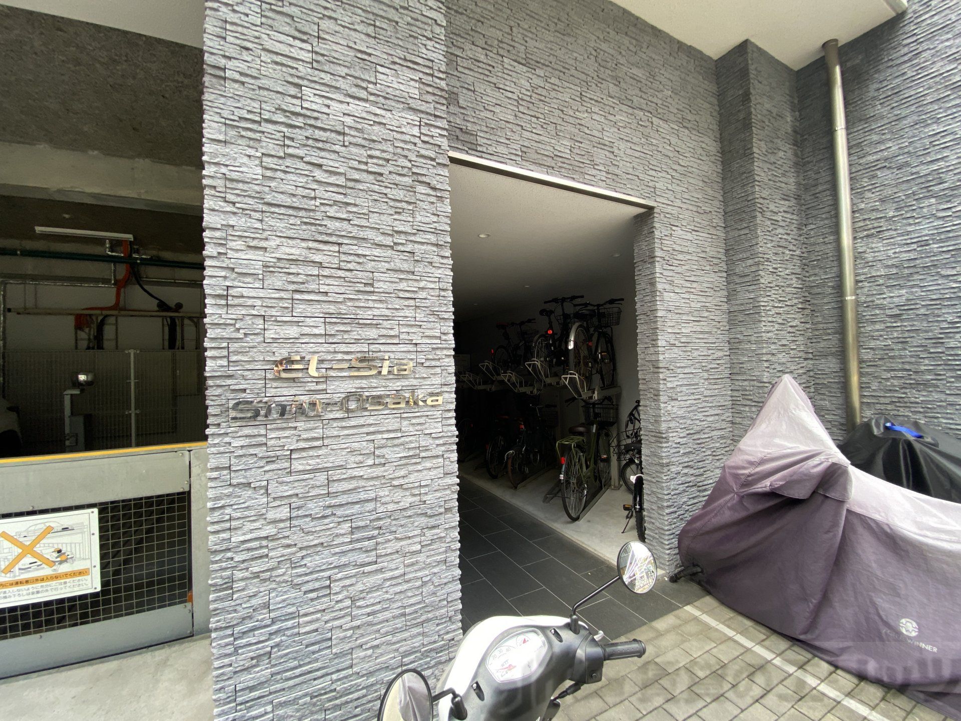 建物エントランス