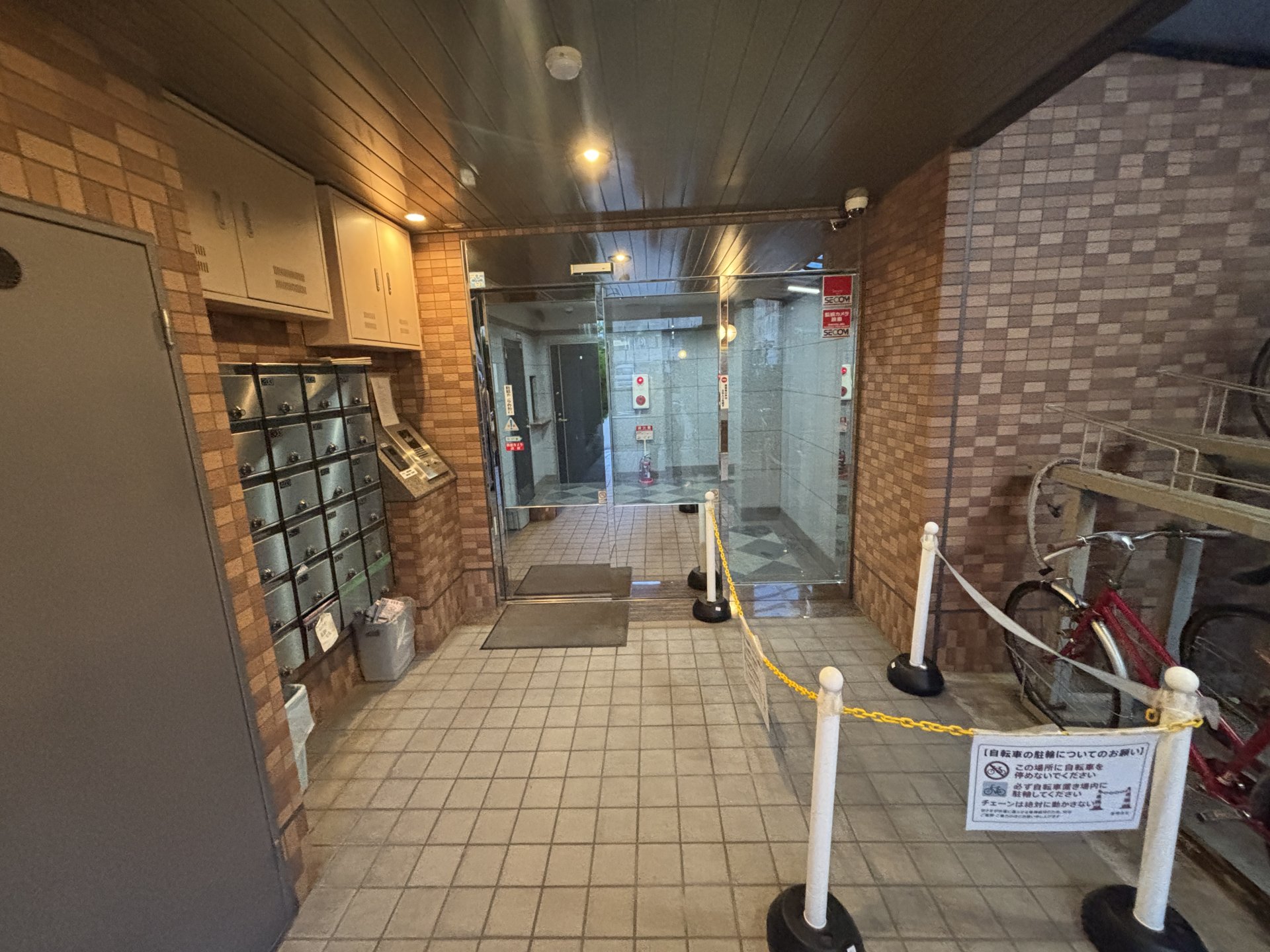 建物エントランス