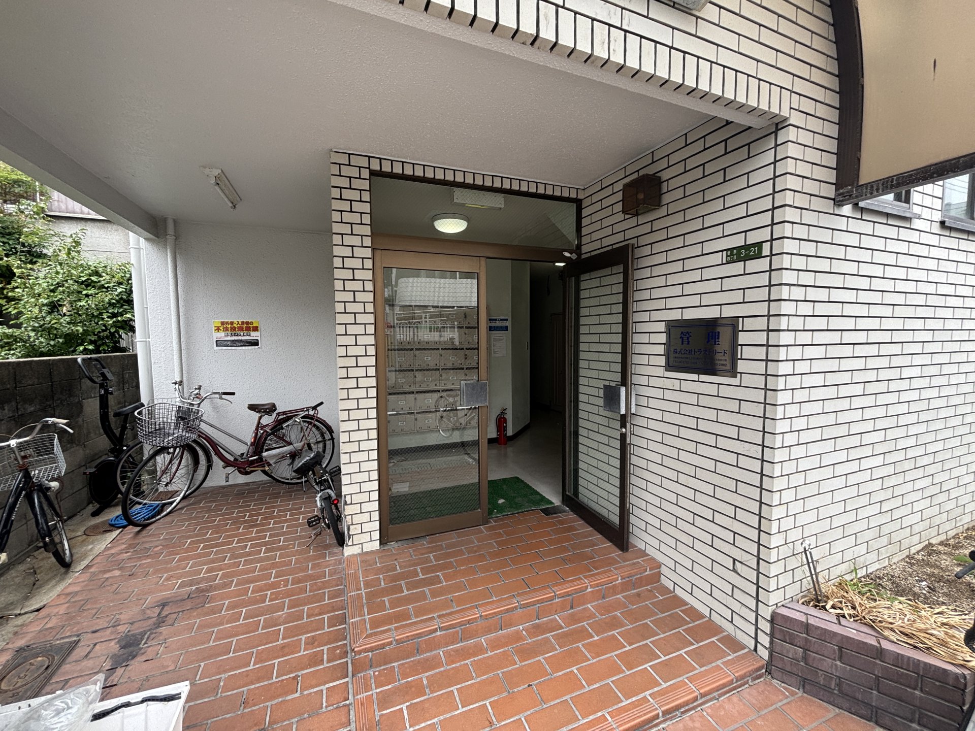 建物エントランス