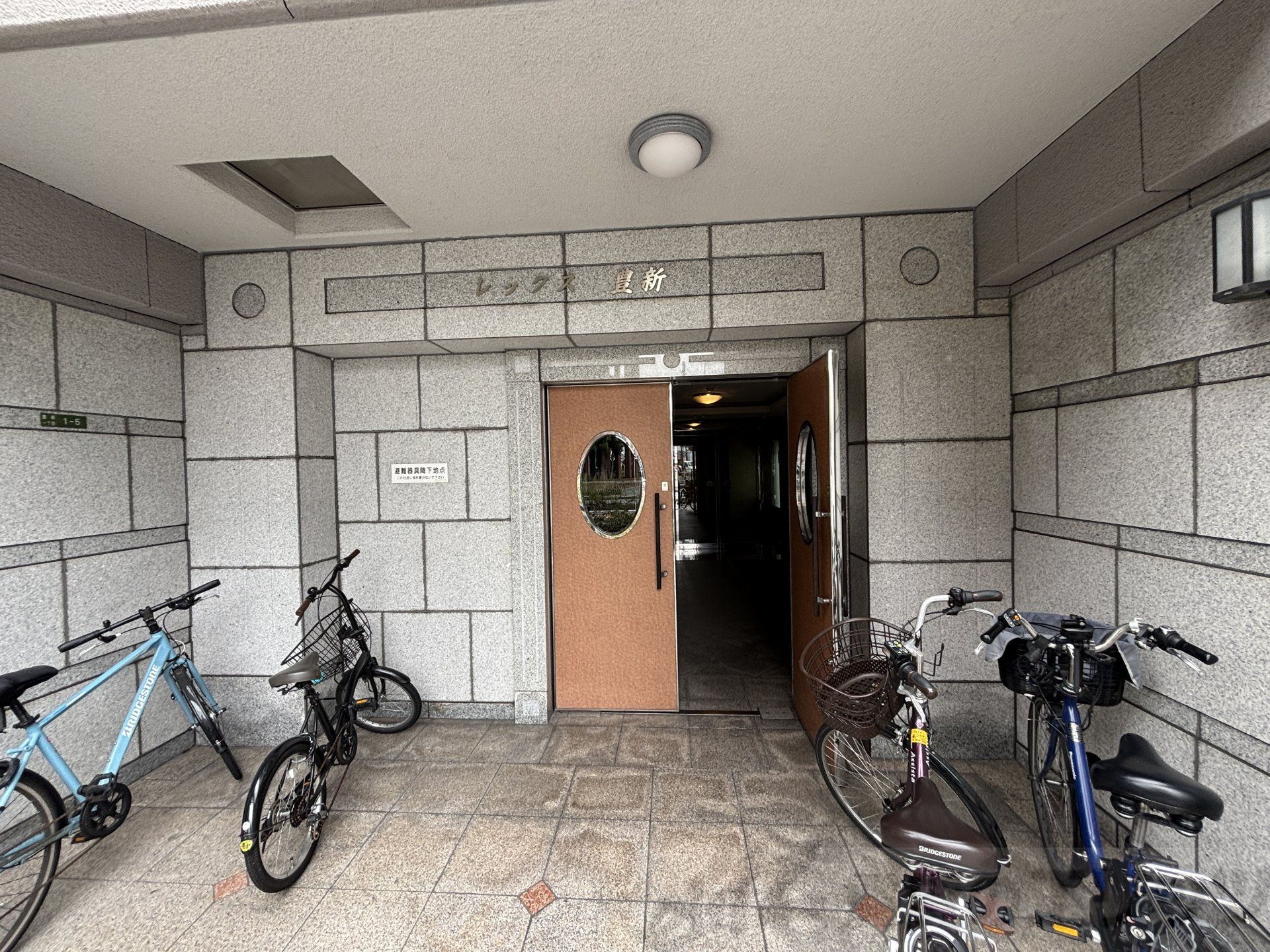 建物エントランス