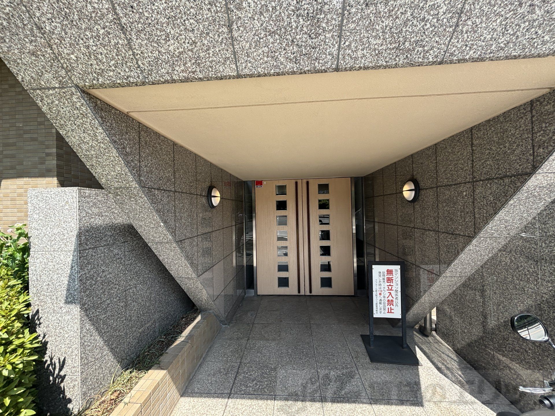 建物エントランス