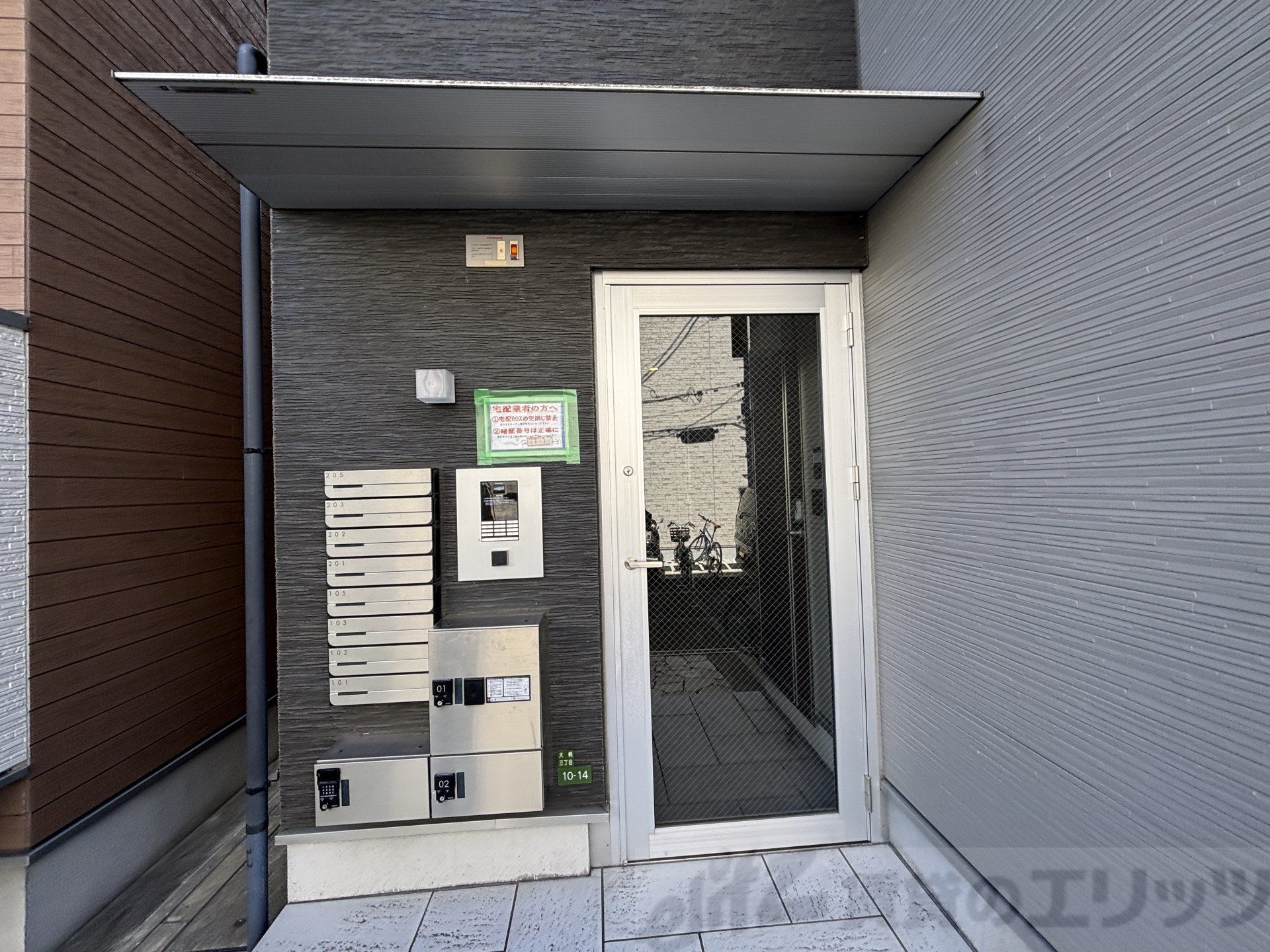 建物エントランス