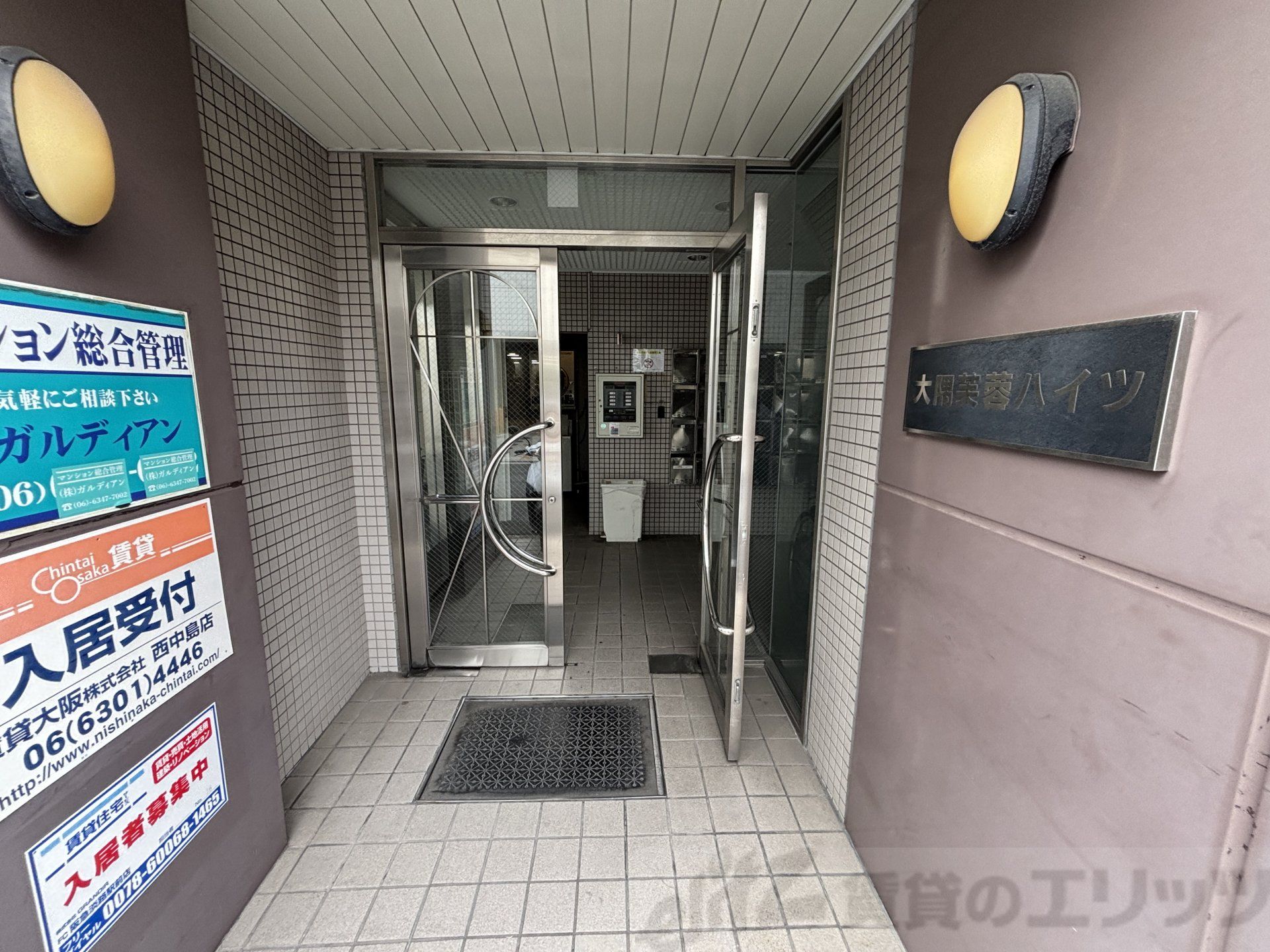 建物エントランス