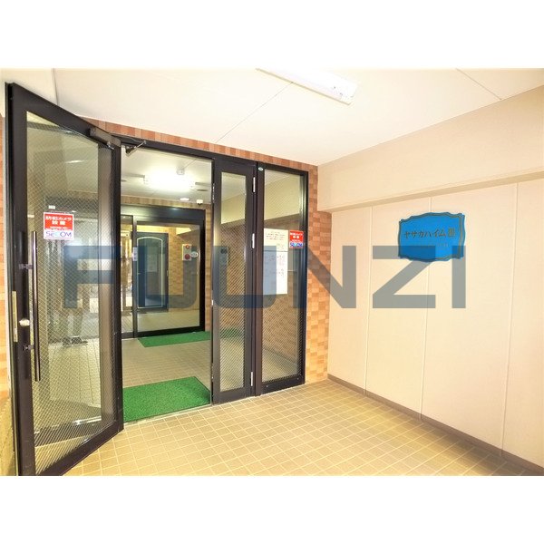 建物エントランス