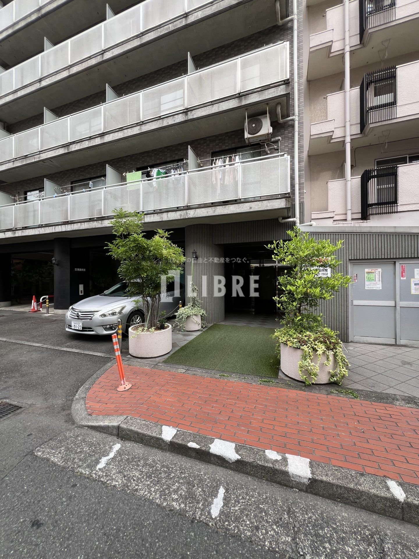 建物エントランス