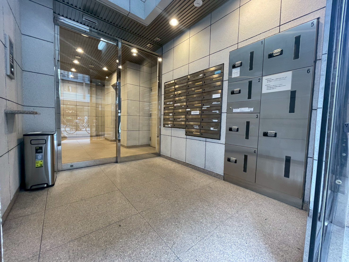 建物エントランス