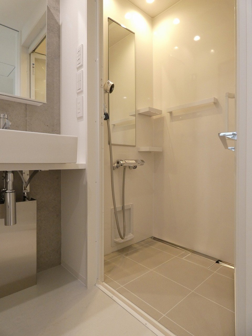 シャワールーム