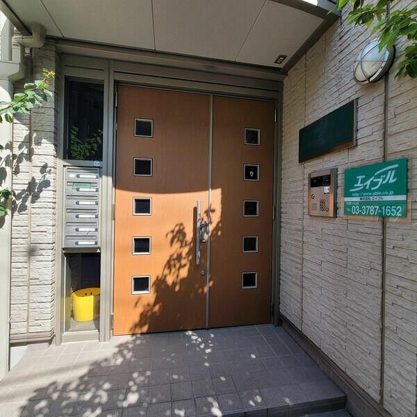 建物エントランス