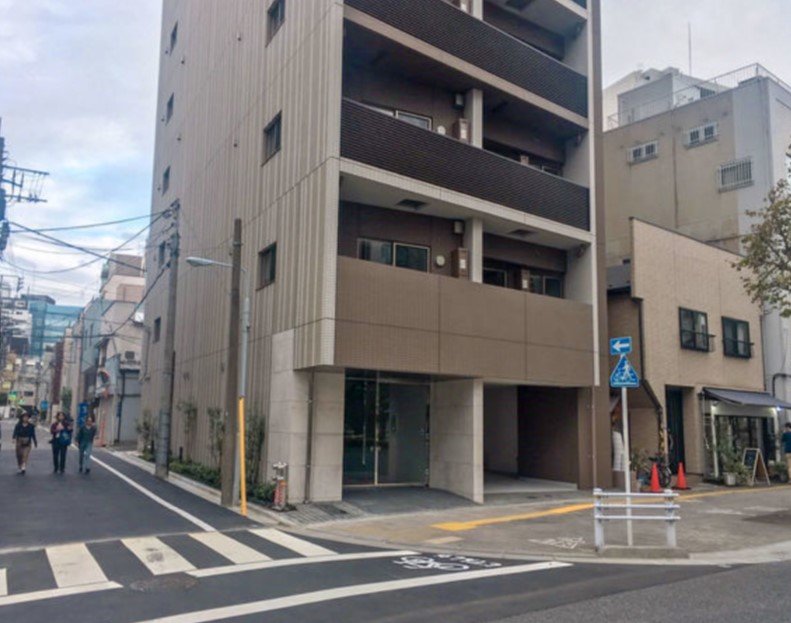 建物エントランス