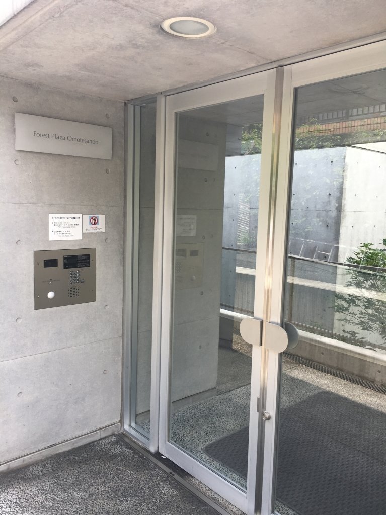 建物エントランス