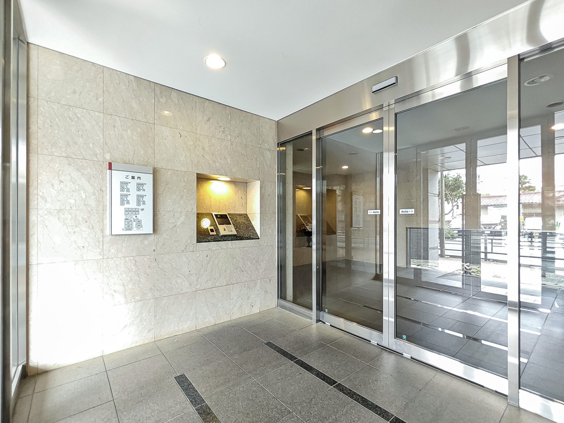 建物エントランス