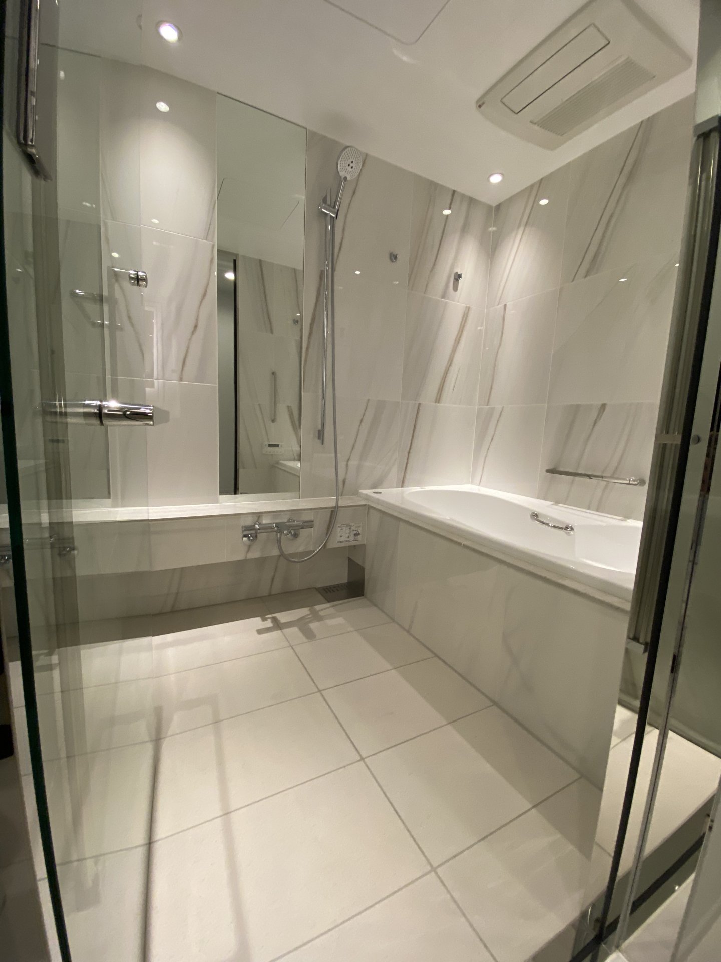 シャワールーム