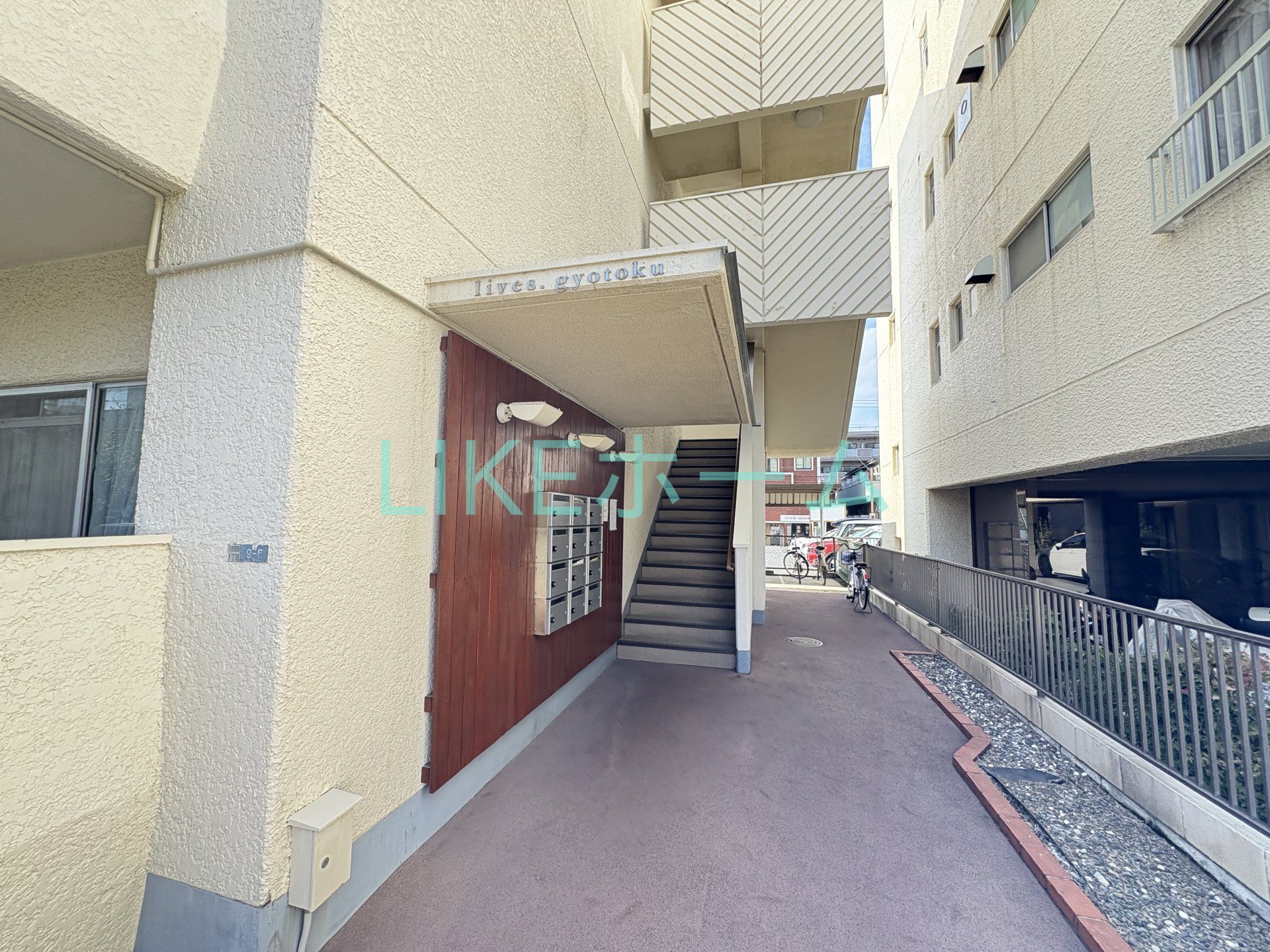 建物エントランス