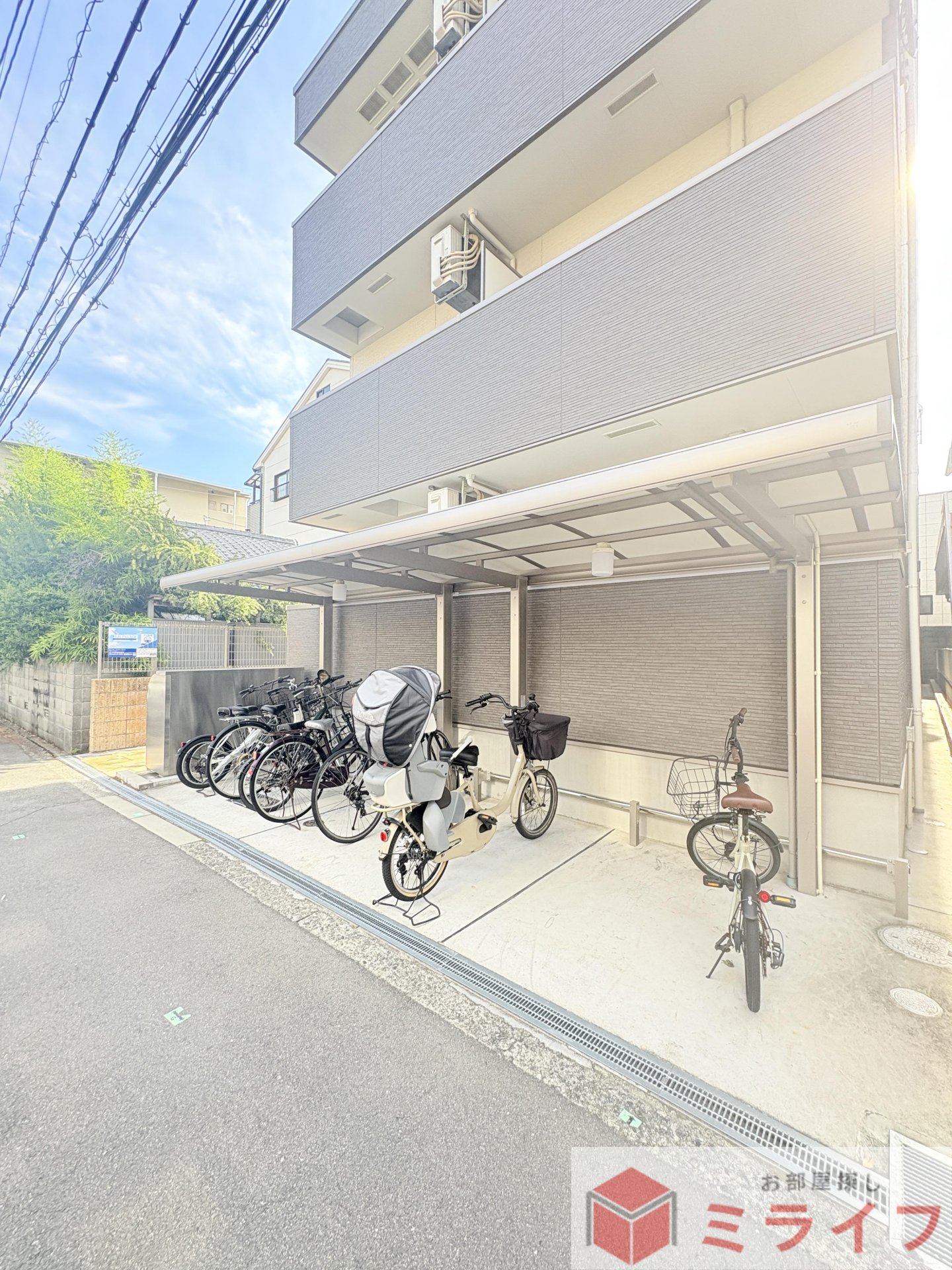 建物エントランス