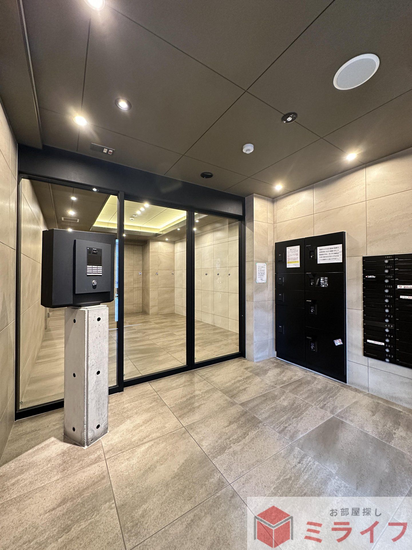 建物エントランス