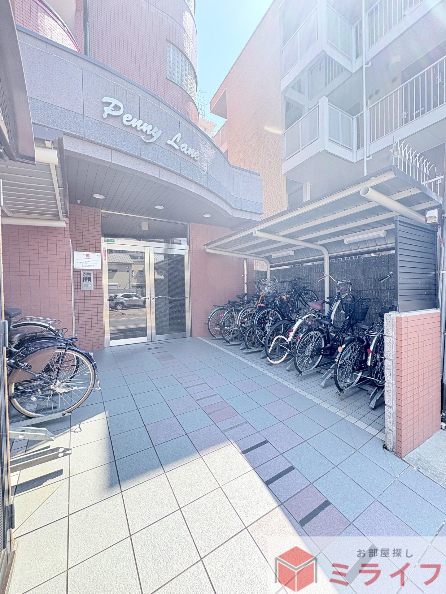 建物エントランス