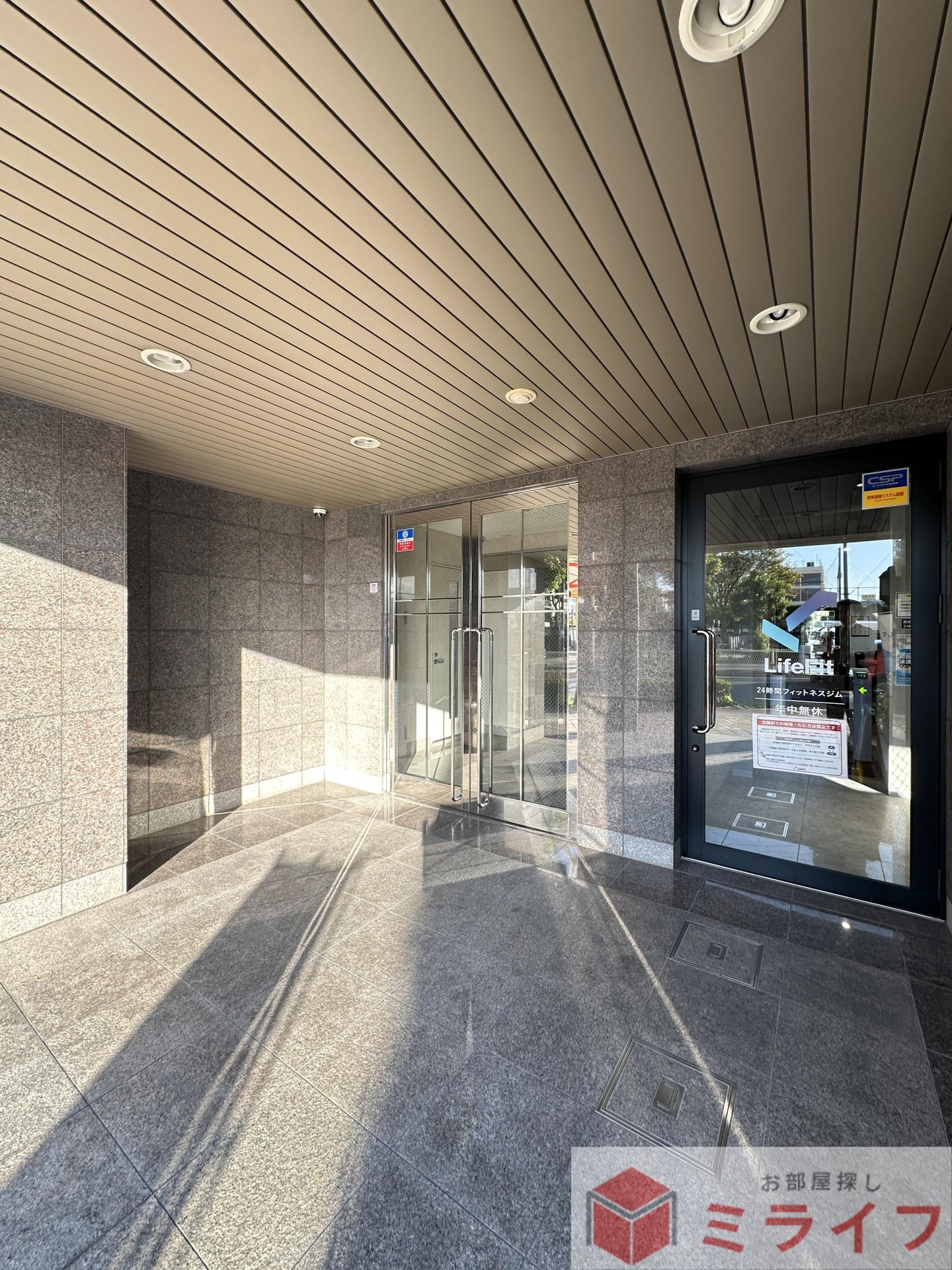 建物エントランス