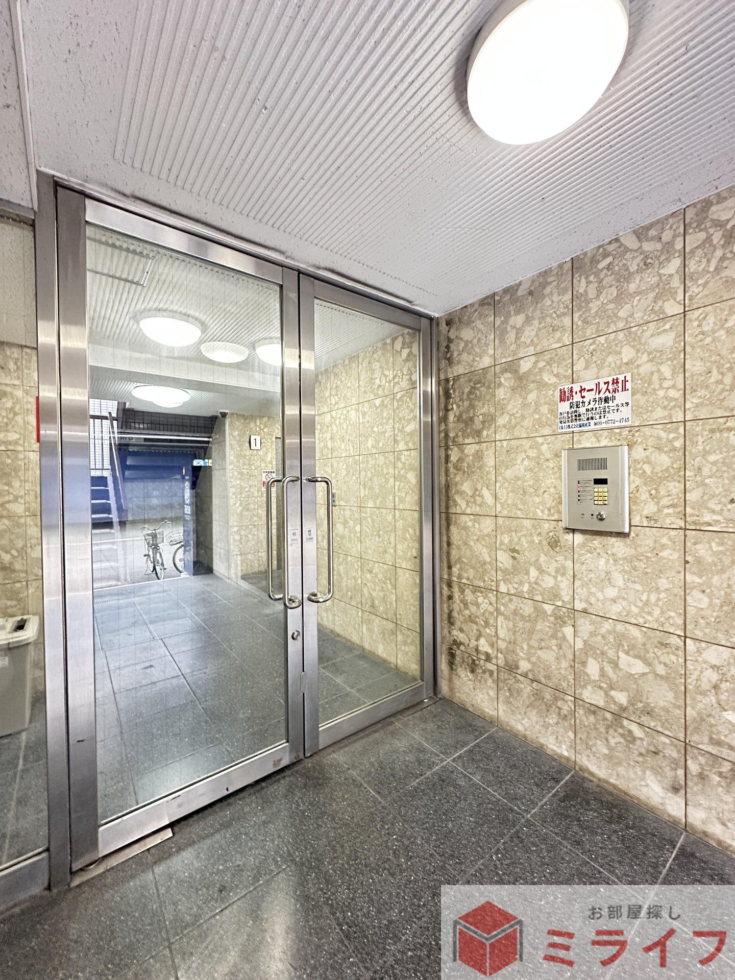 建物エントランス