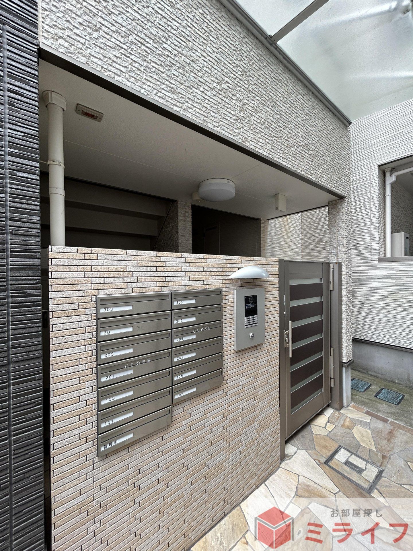 建物エントランス