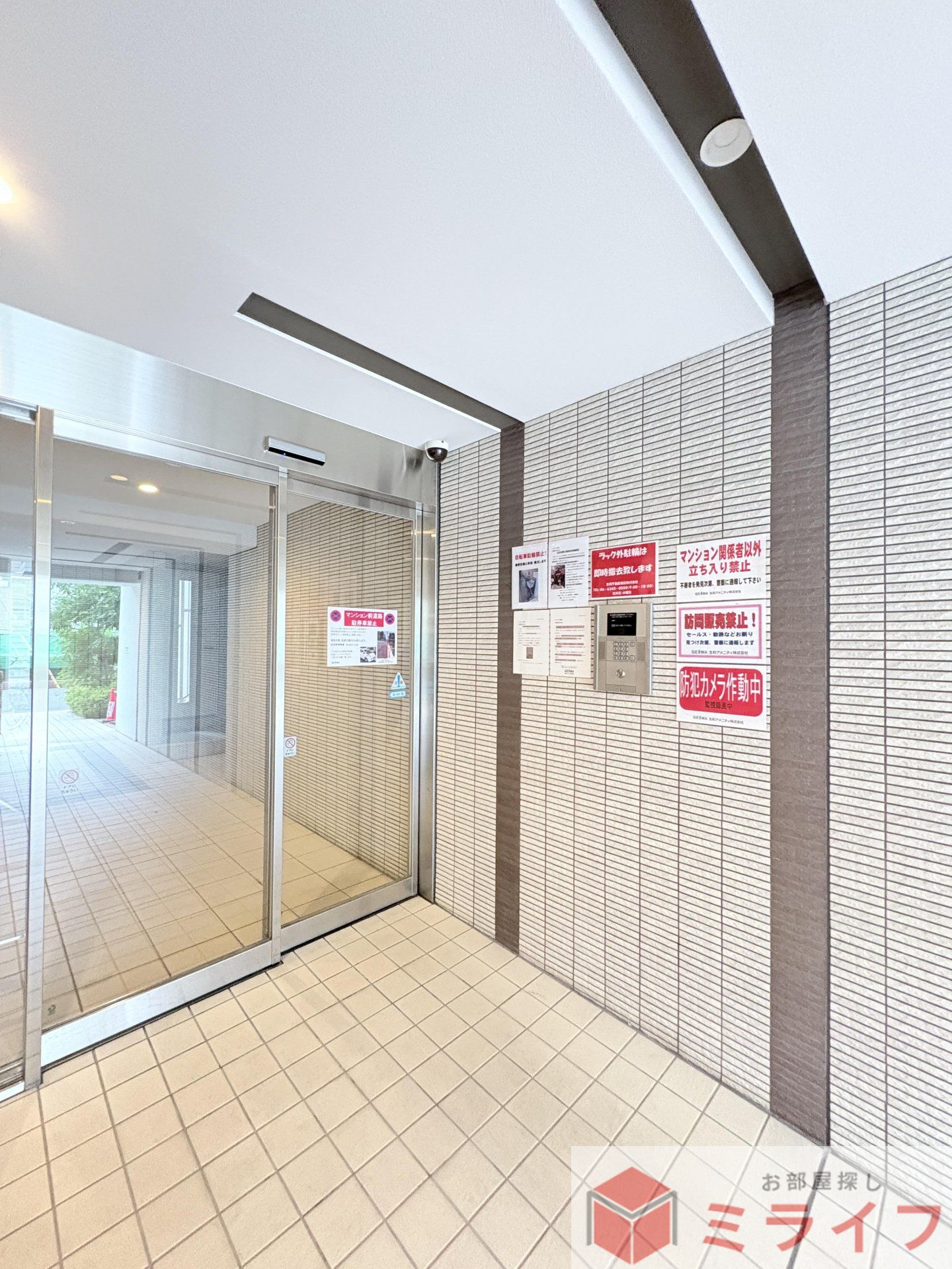 建物エントランス