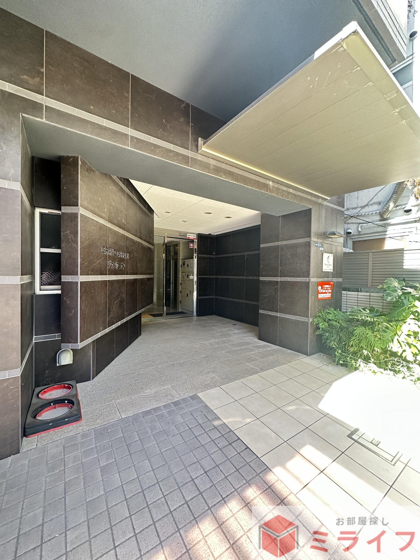 建物エントランス