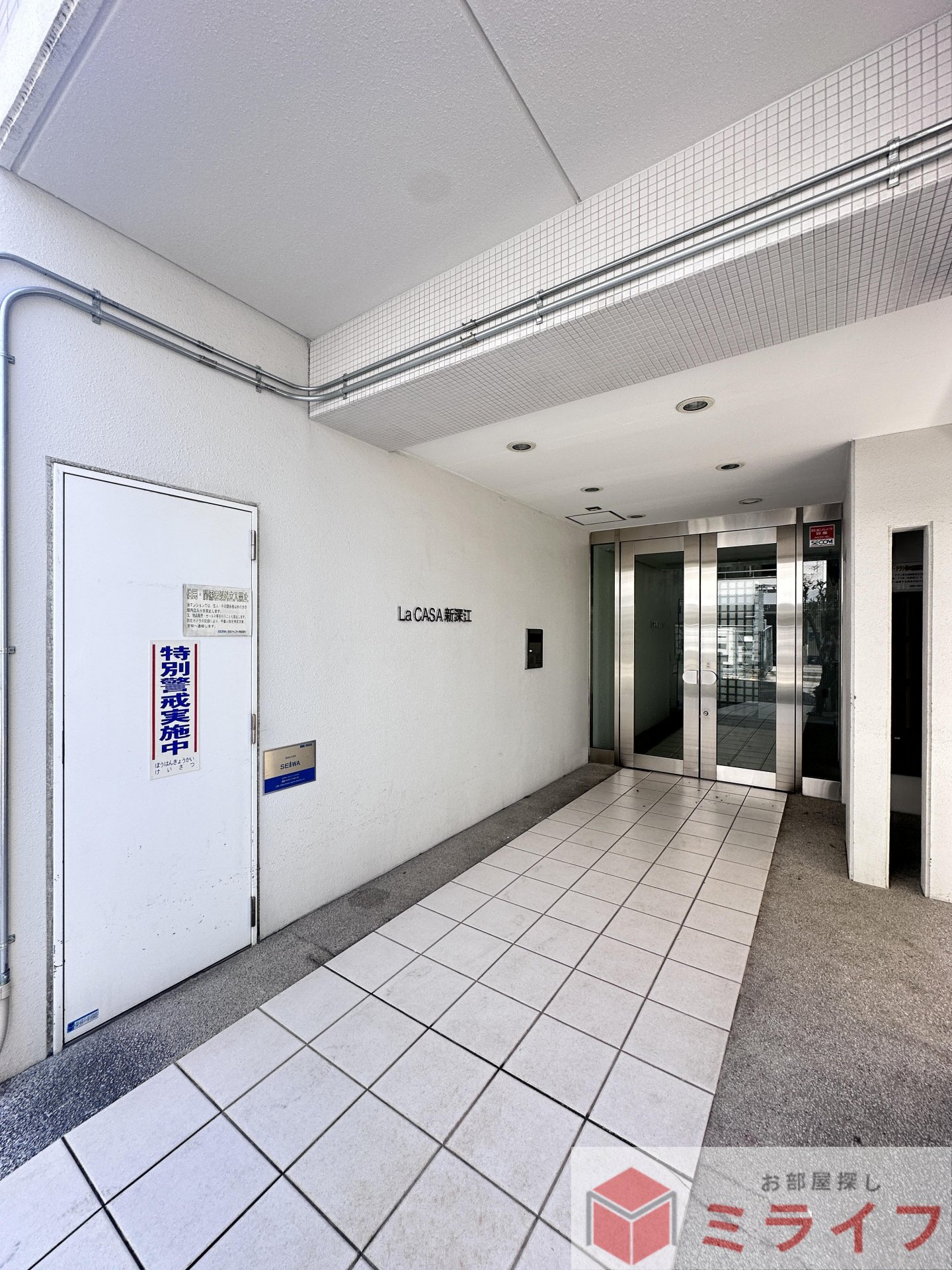 建物エントランス