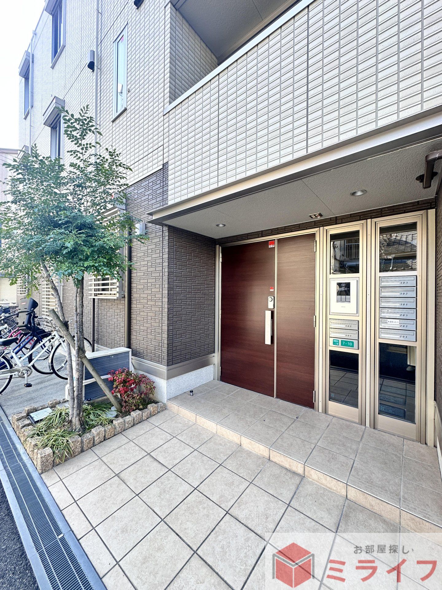 建物エントランス