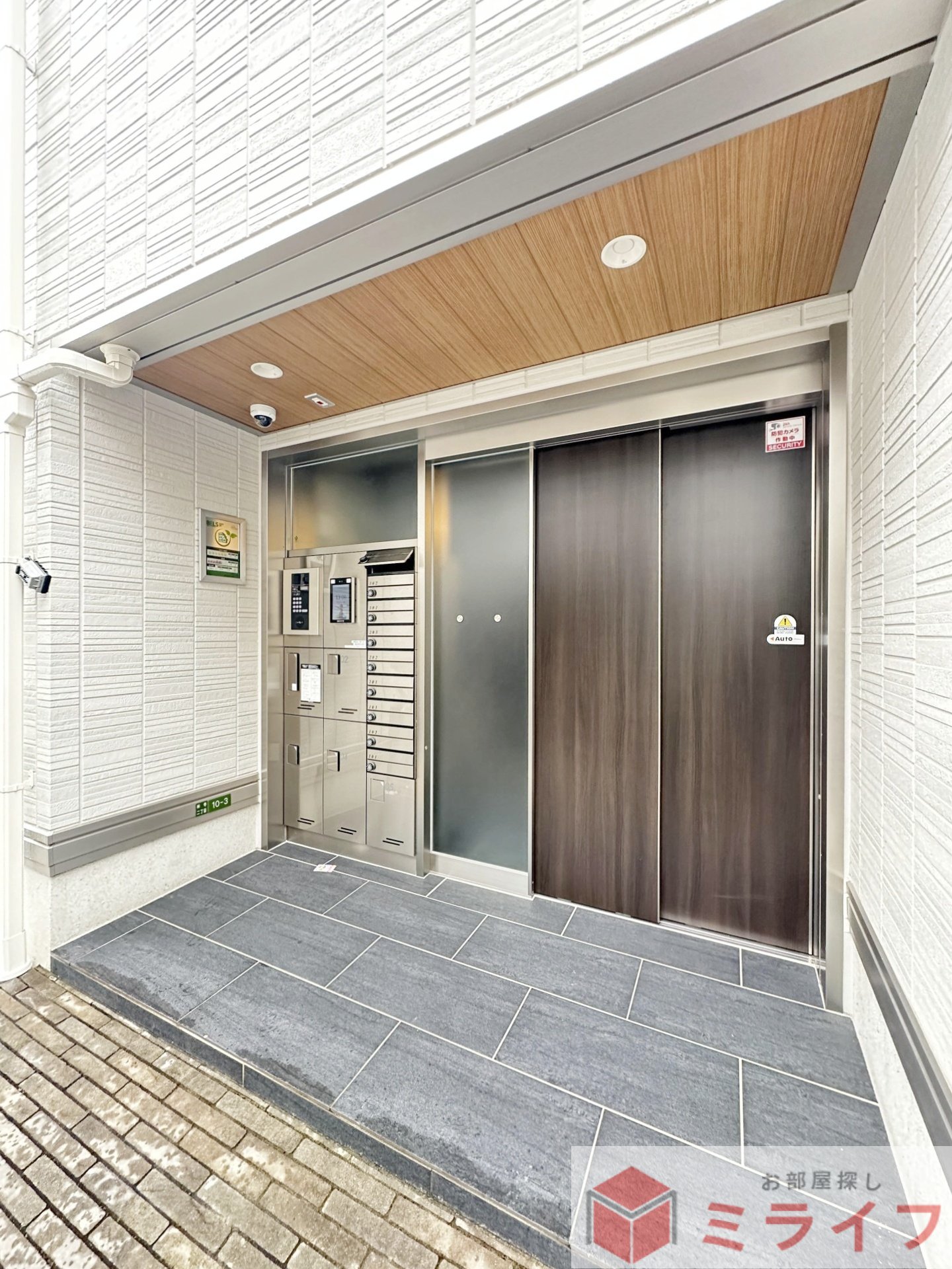建物エントランス