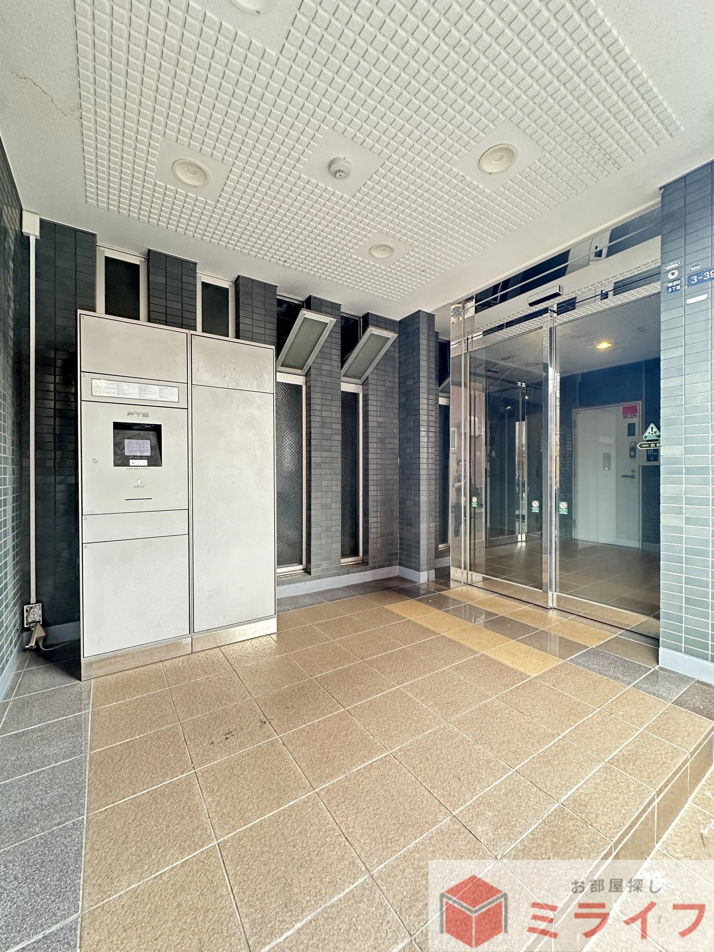 建物エントランス
