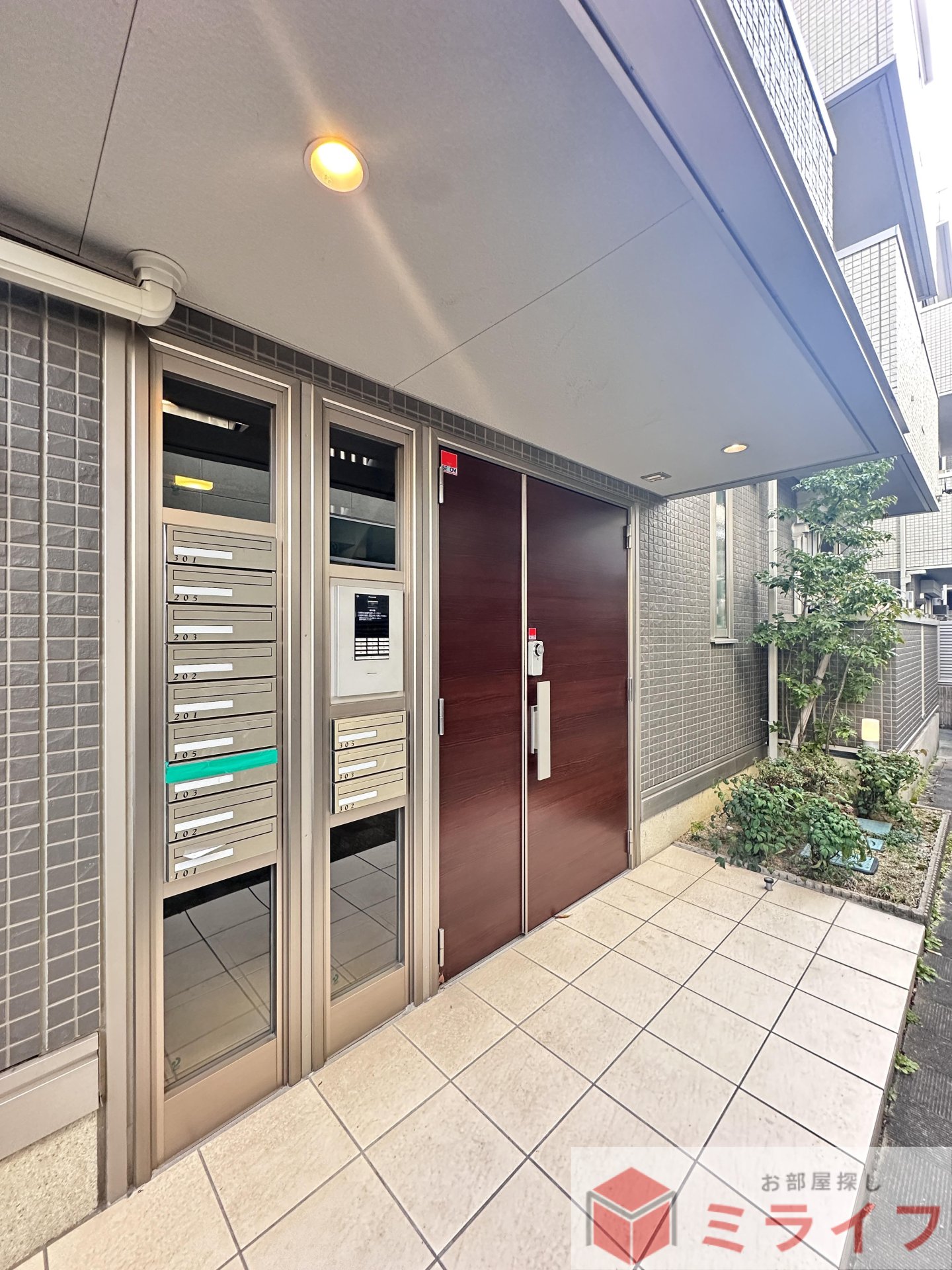 建物エントランス