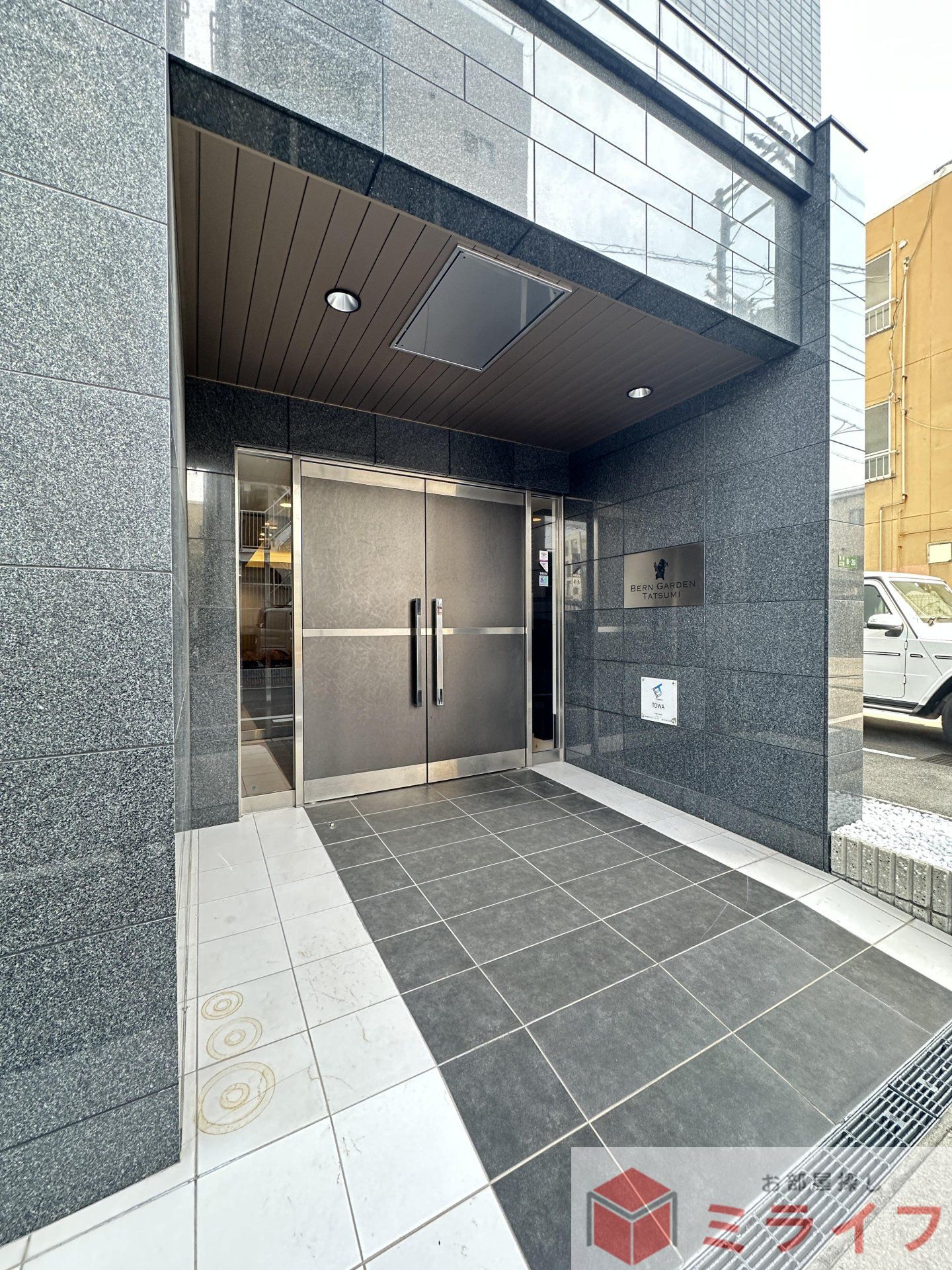 建物エントランス
