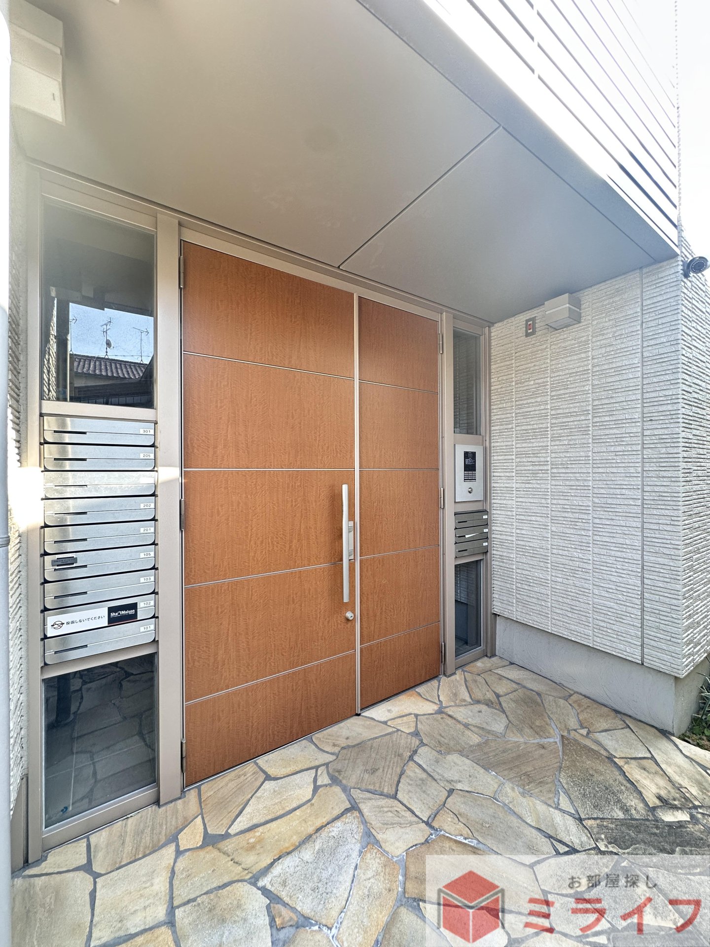 建物エントランス