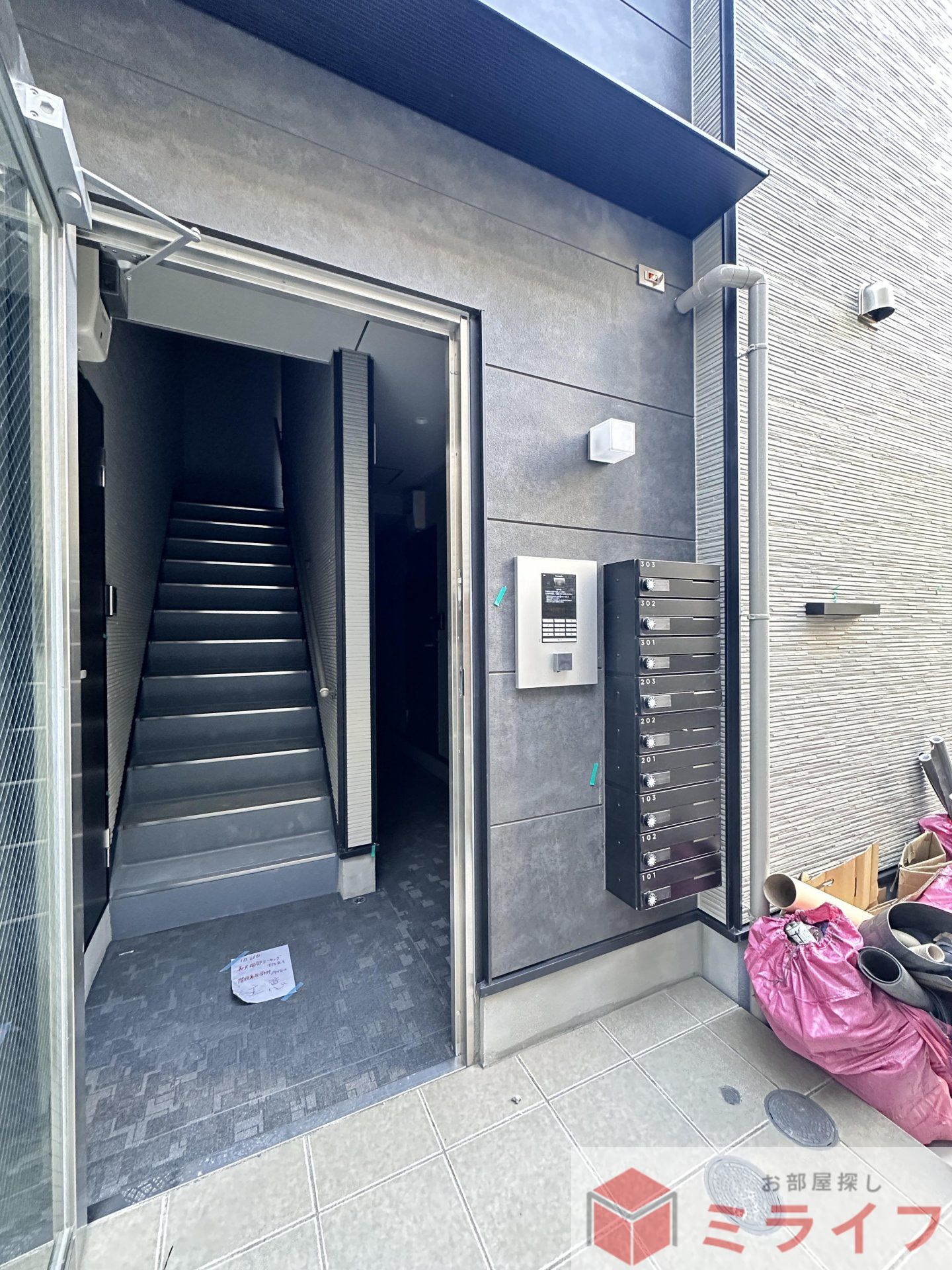 建物エントランス