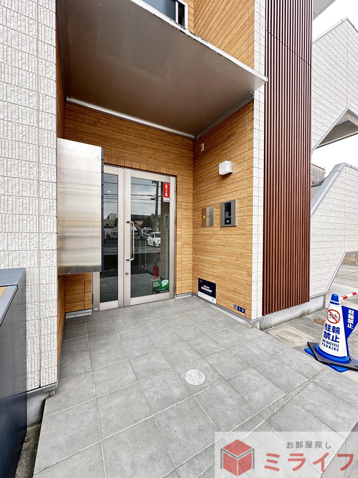 建物エントランス