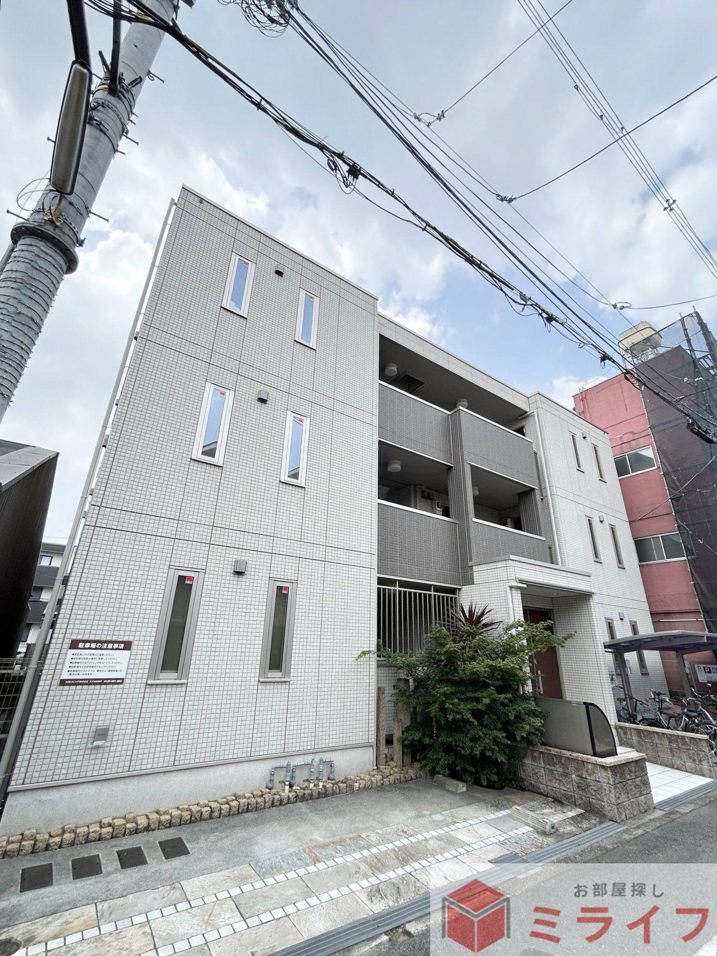 建物エントランス