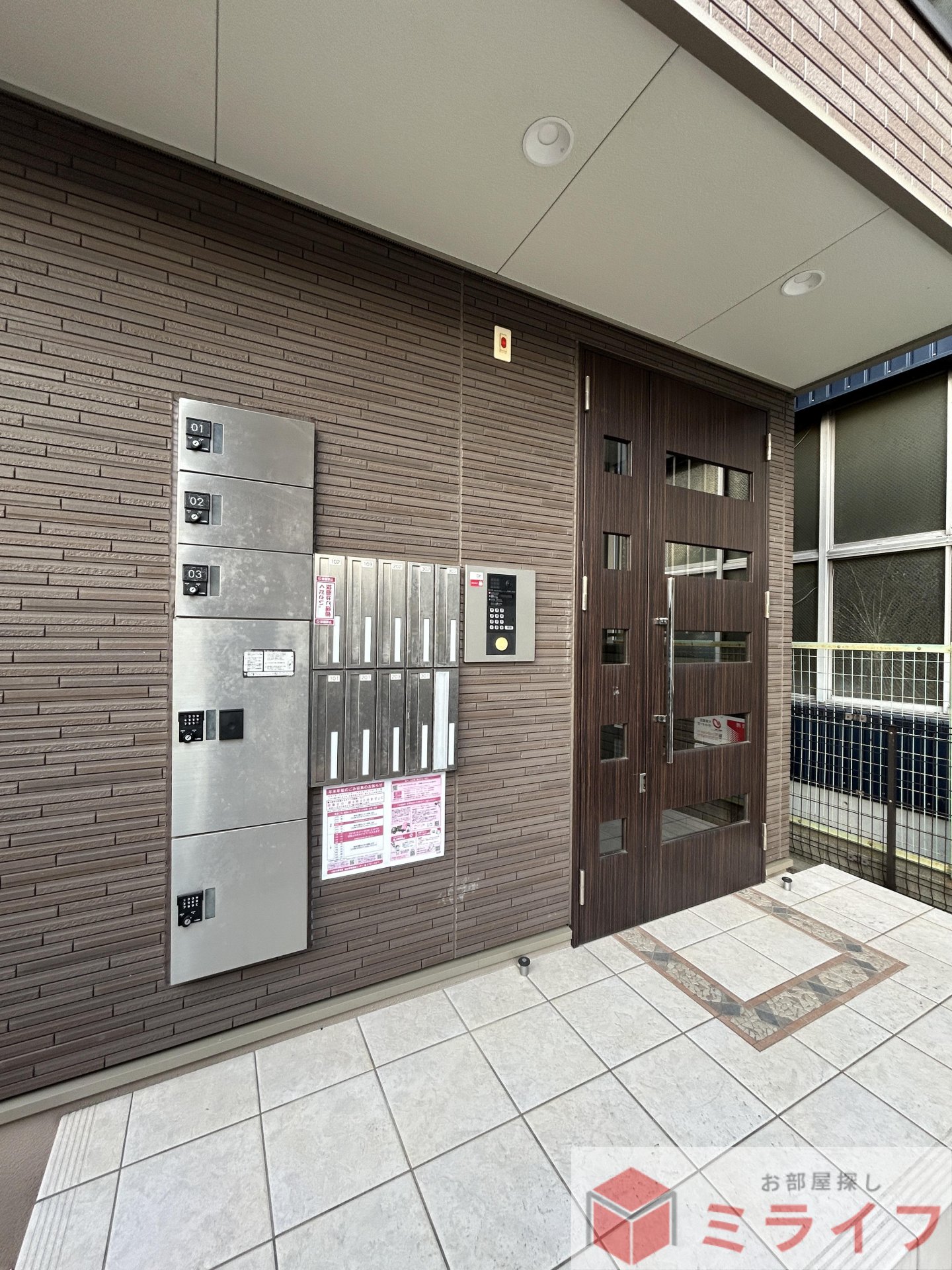 建物エントランス