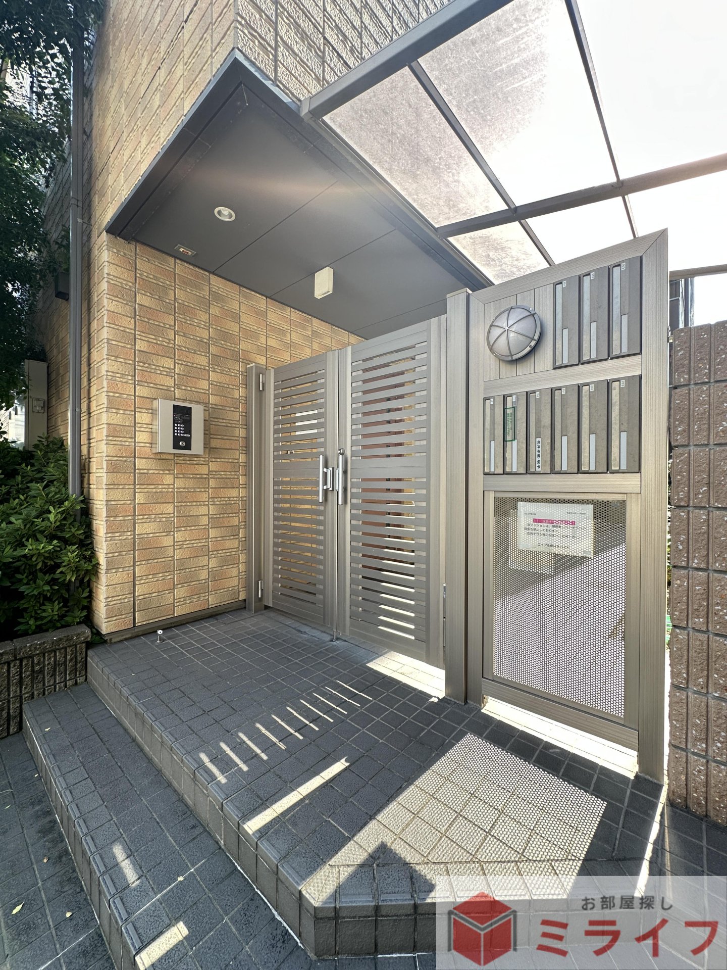 建物エントランス