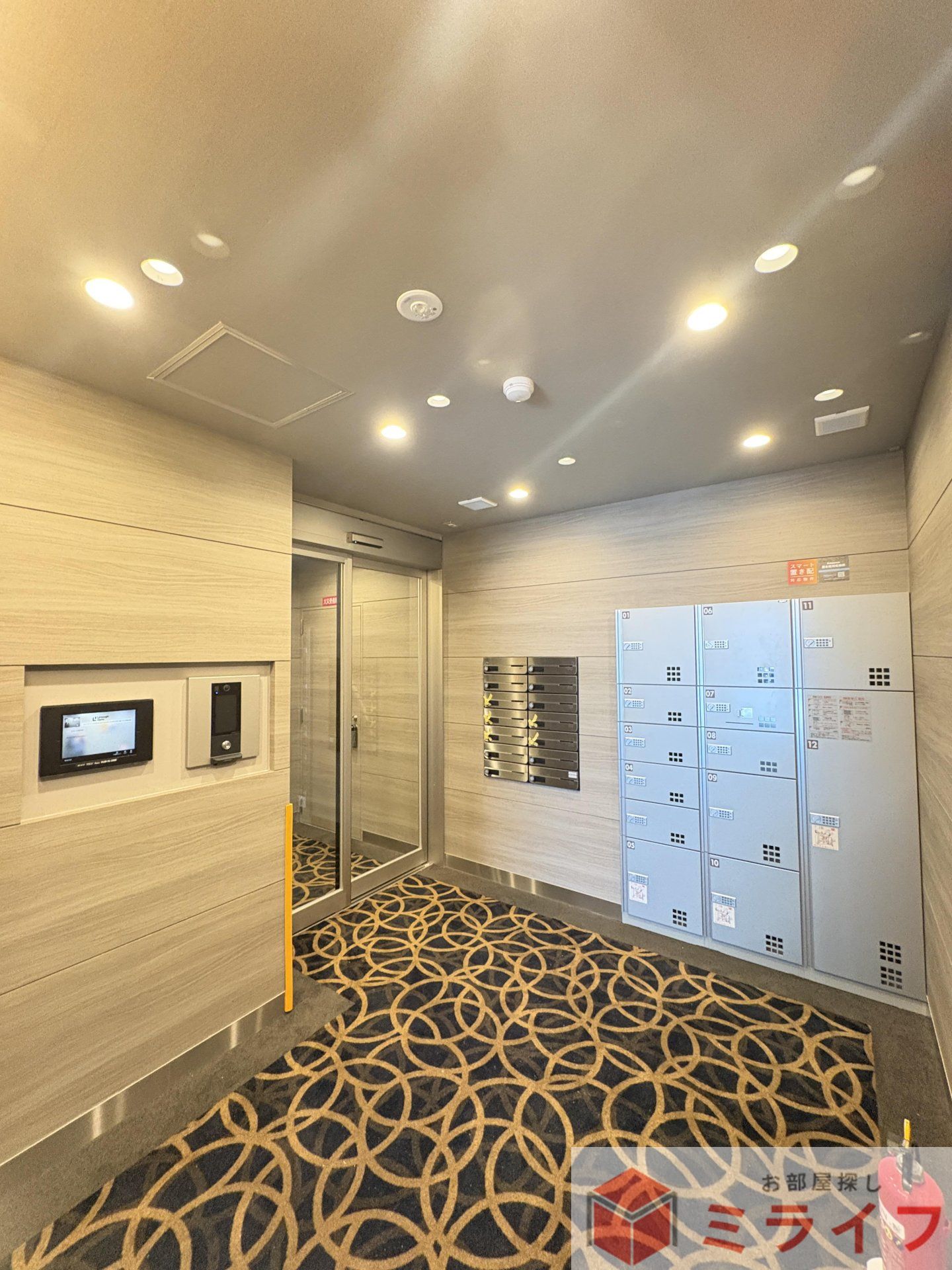 建物エントランス