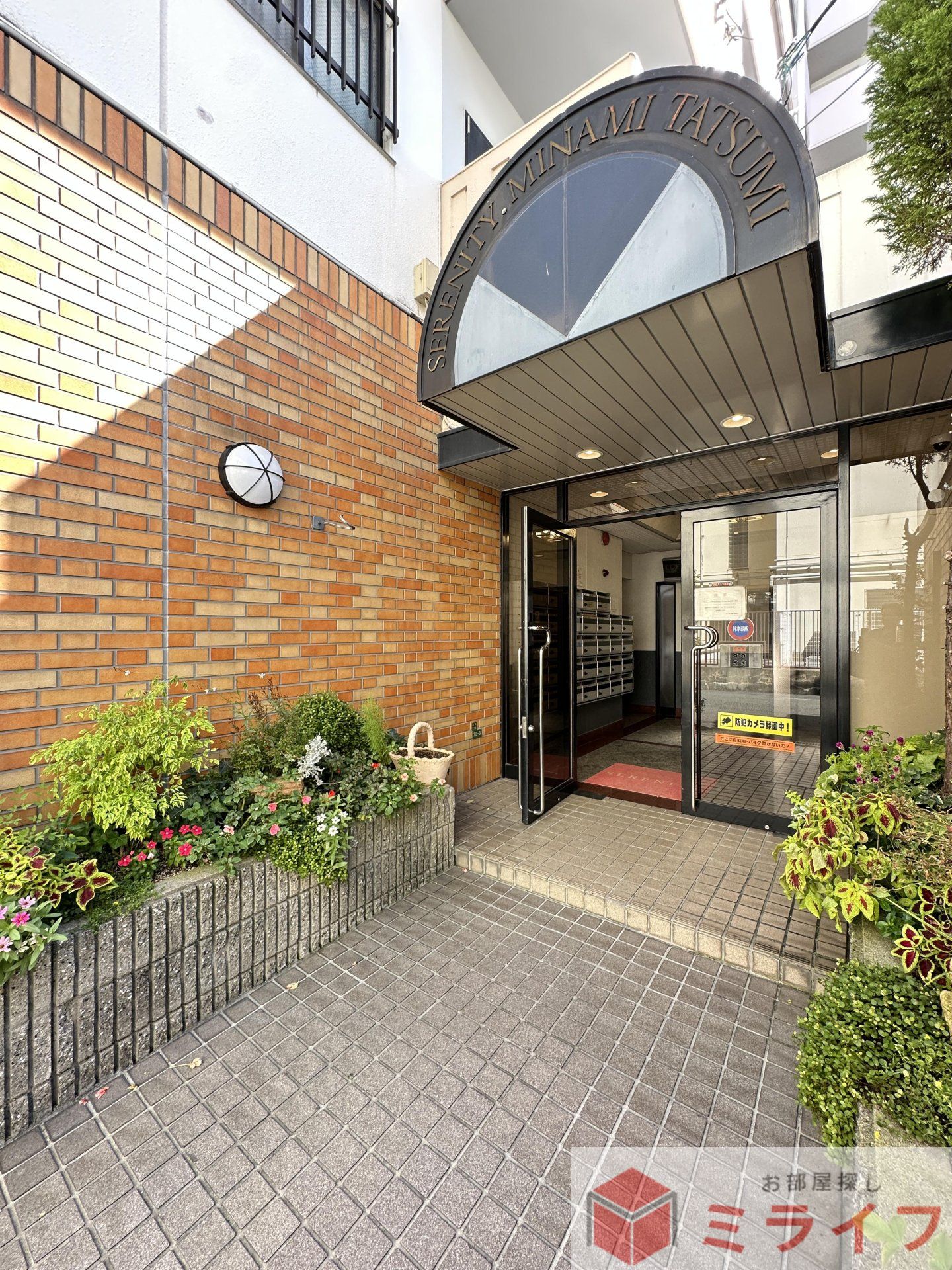 建物エントランス